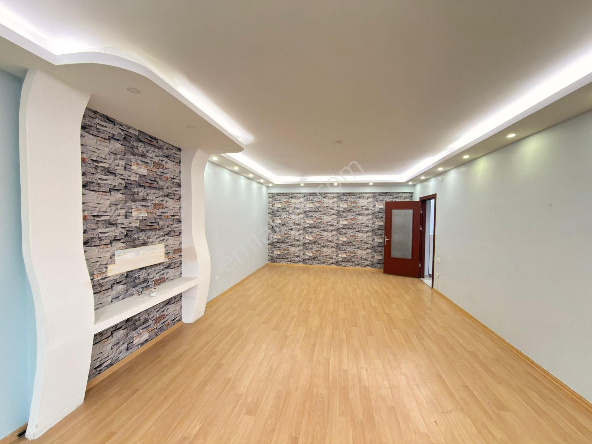 Güvenden Şehrin Göbeğinde 160m² Ara Kat Ön Cephe Satılık 3+1 - Görsel 3