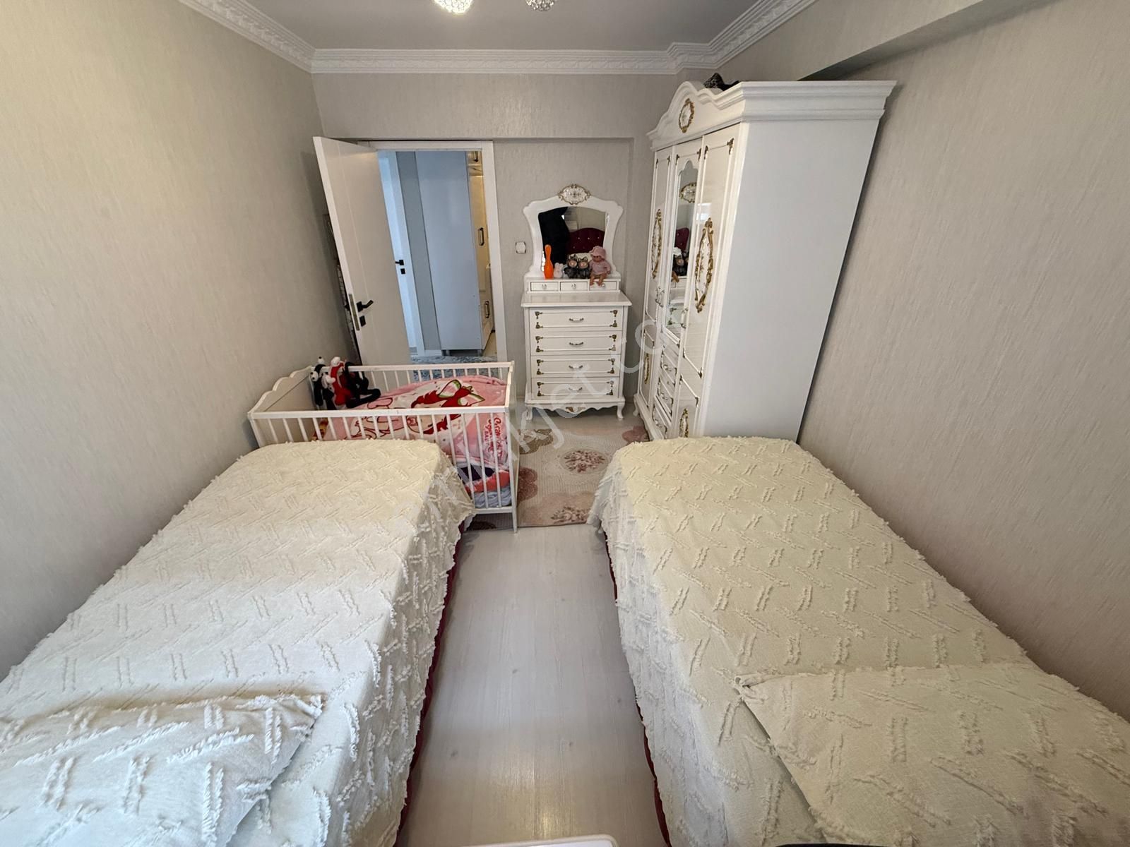 Ataparkta İskanlı Asansörlü Katta Fırsat Daire - Görsel 24