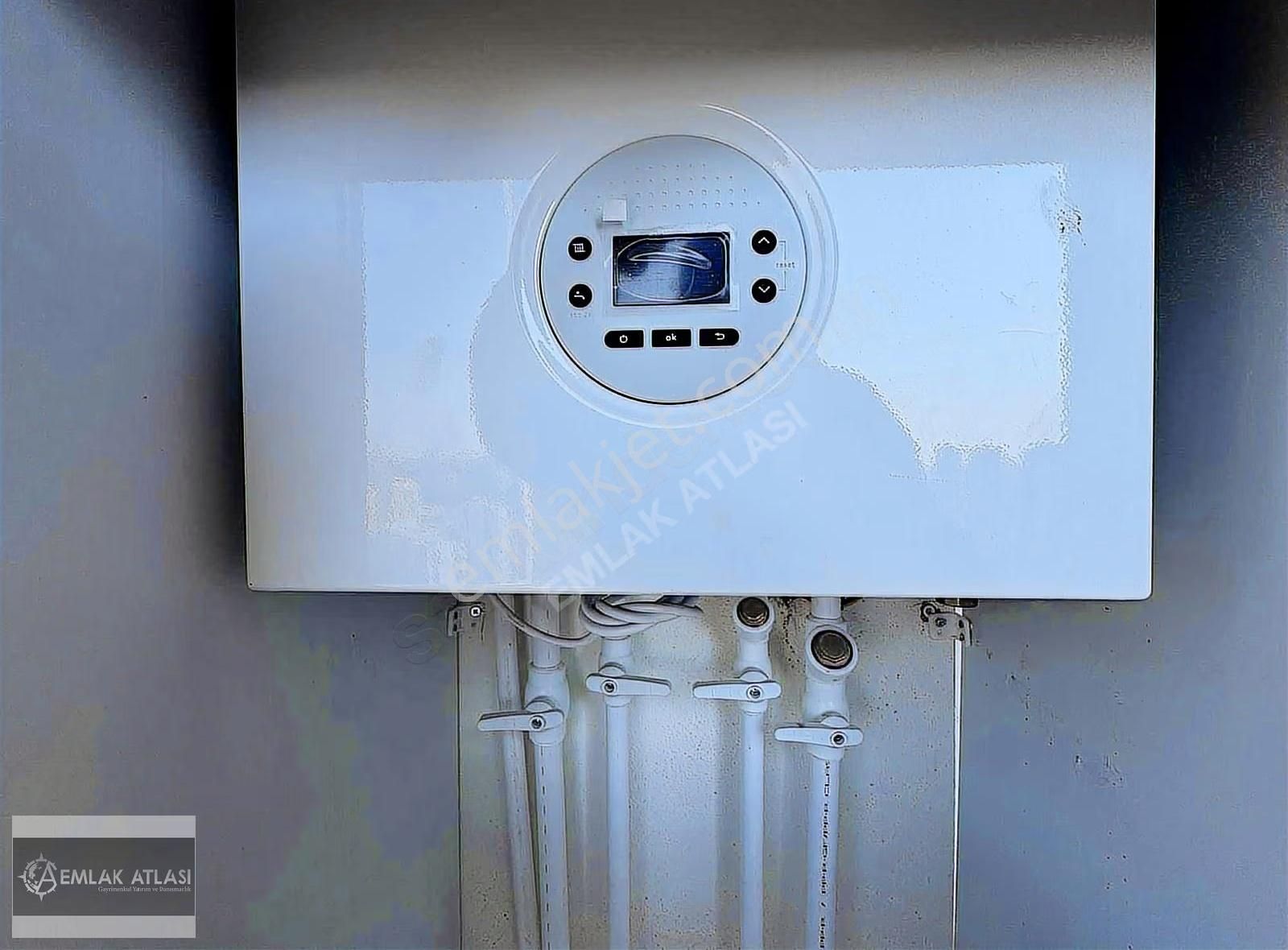 Site İçerisinde 2 Bloklu 2+1 Oturumu Geniş Sıfır Bina Kombili