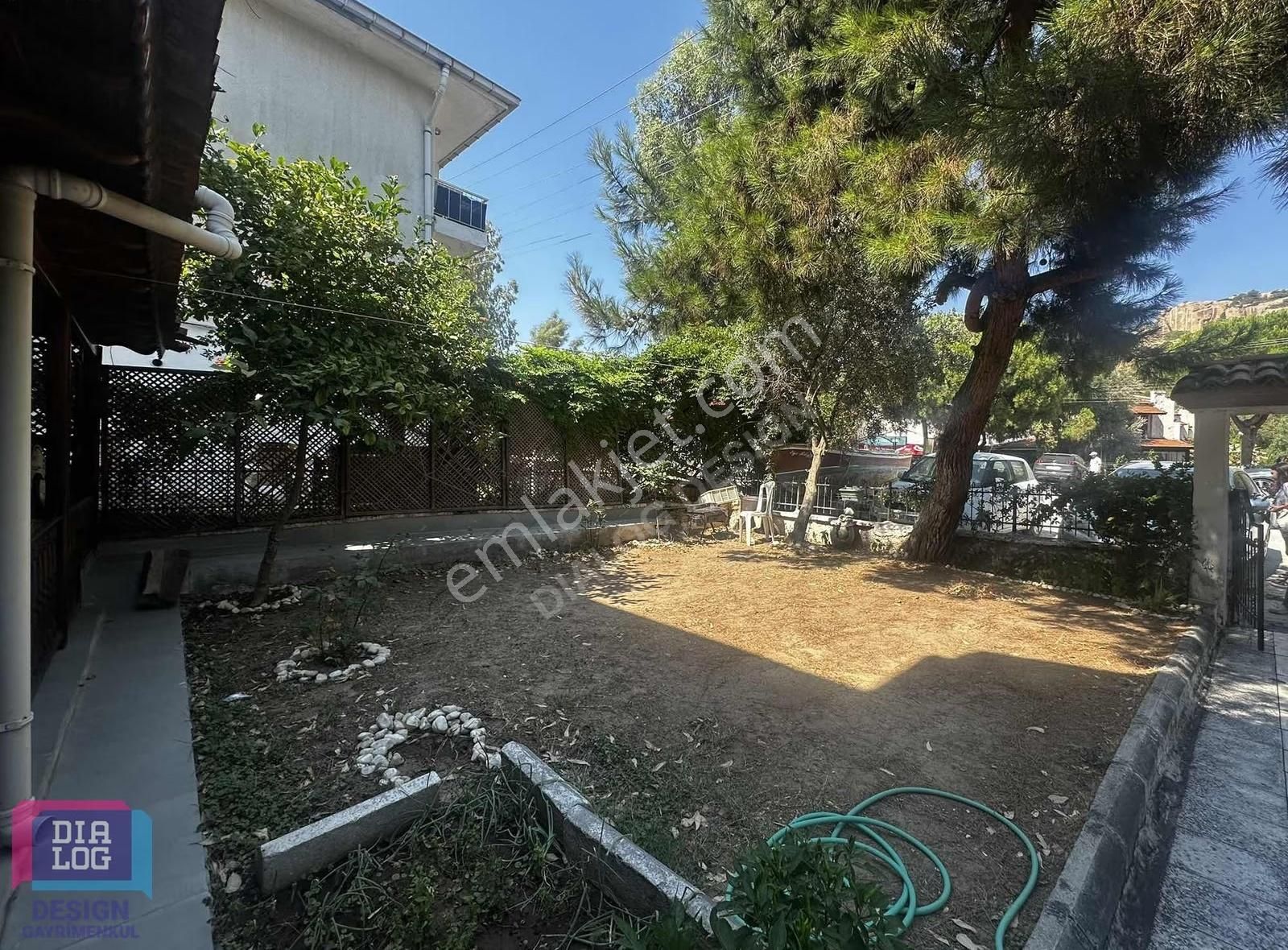 Foça Mersinaki Caddesi Üzerinde Denize 1 Dk Satılık Eşyalı 2+1 - Görsel 31