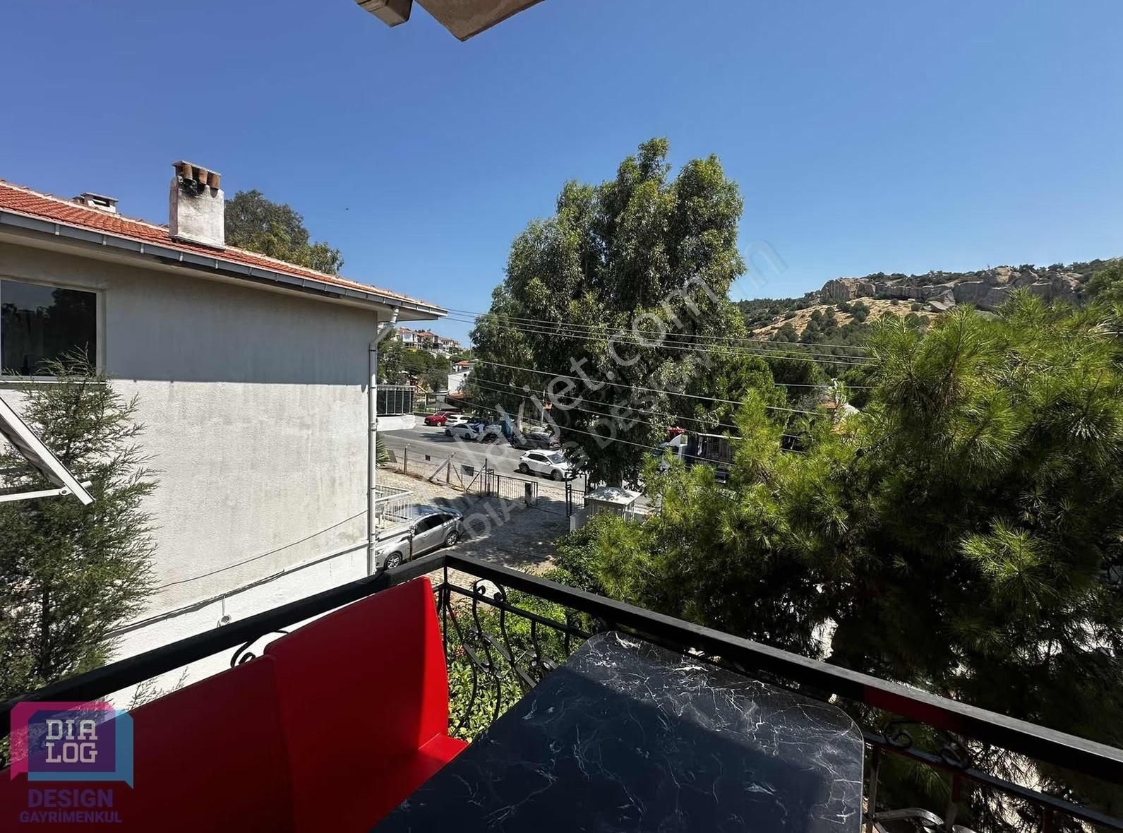 Foça Mersinaki Caddesi Üzerinde Denize 1 Dk Satılık Eşyalı 2+1 - Görsel 13