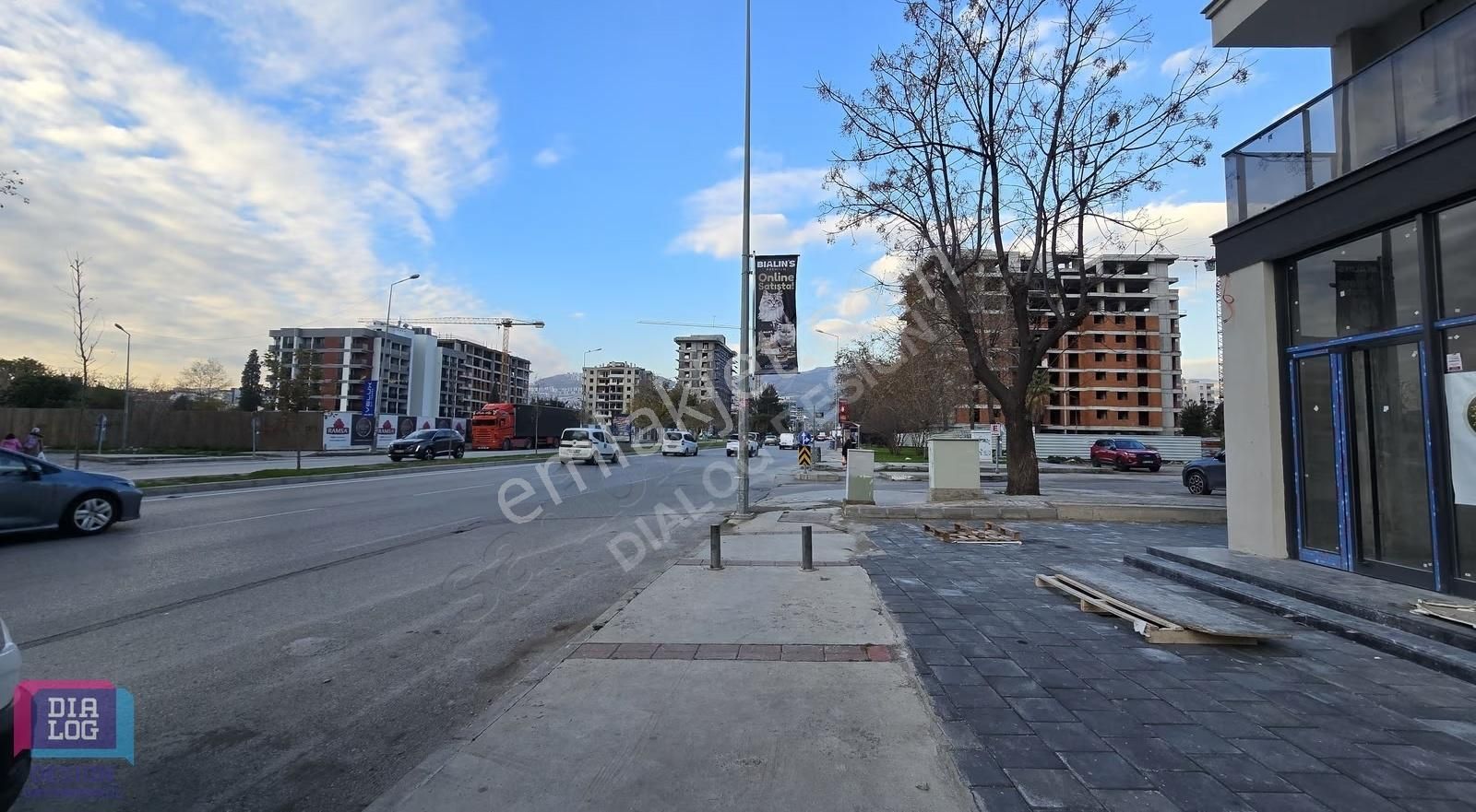 Bayraklı Merkezde Cadde Üzeri Kiralık 3+1 Lüks Daire - Görsel 9