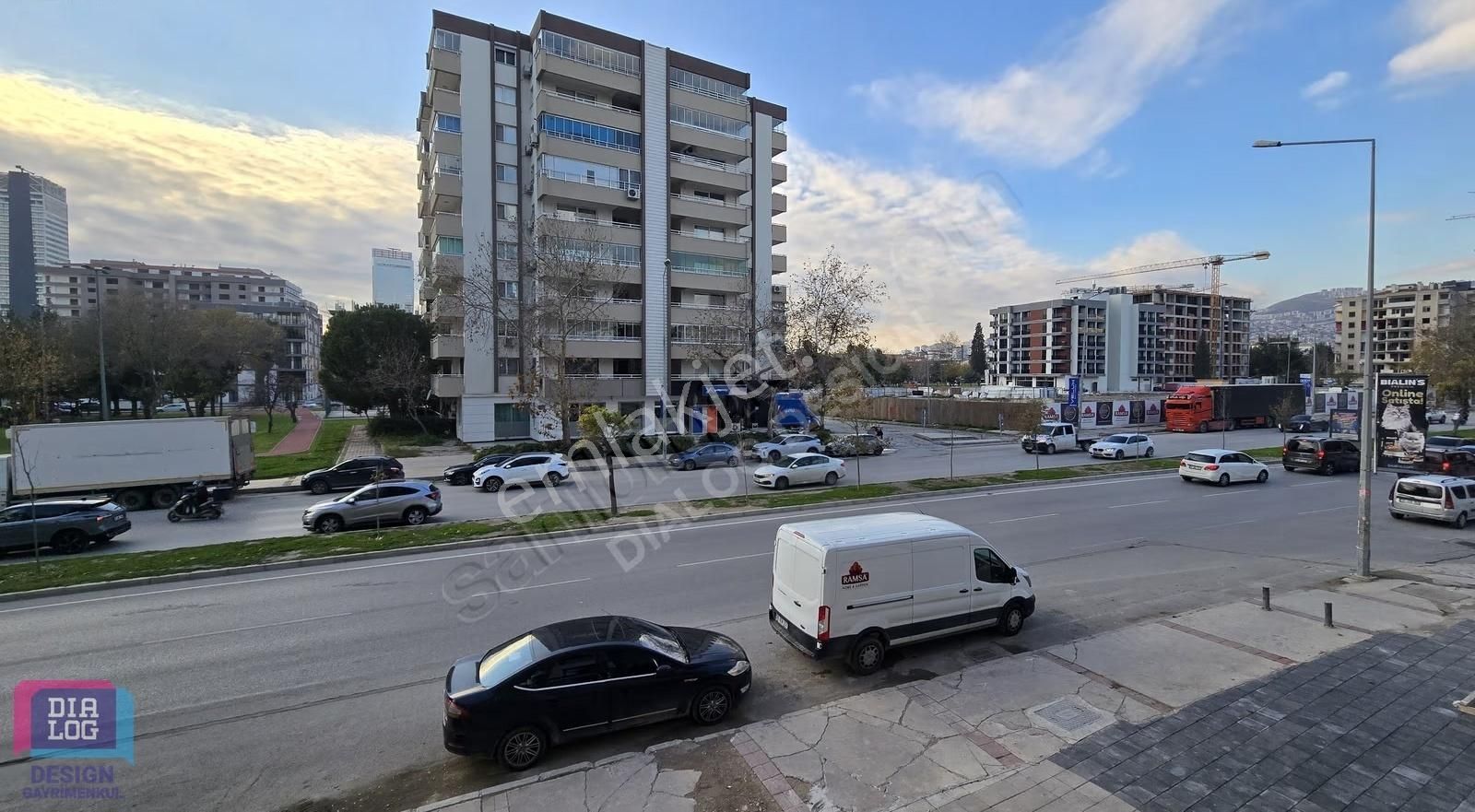 Bayraklı Merkezde Cadde Üzeri Kiralık 3+1 Lüks Daire - Görsel 28