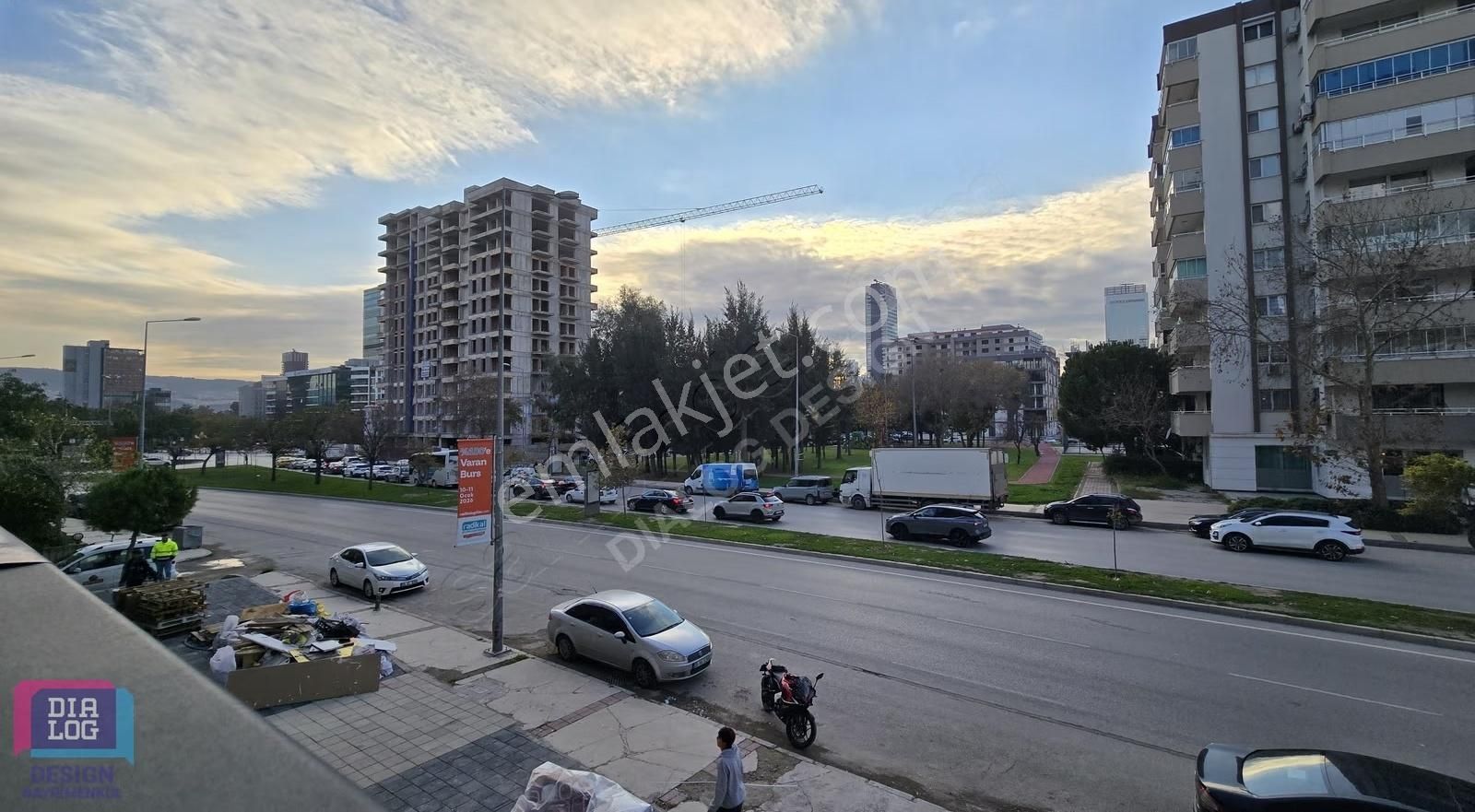 Bayraklı Merkezde Cadde Üzeri Kiralık 3+1 Lüks Daire - Görsel 24