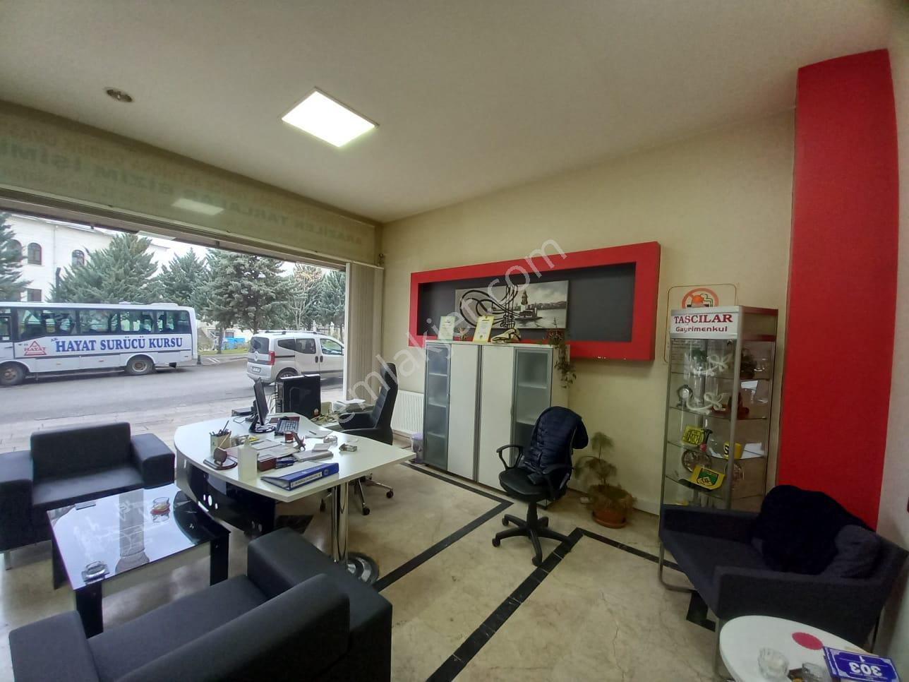 Taşcılar'dan Oturuma Hazır Lüx Tasarımlı Villa - Görsel 34