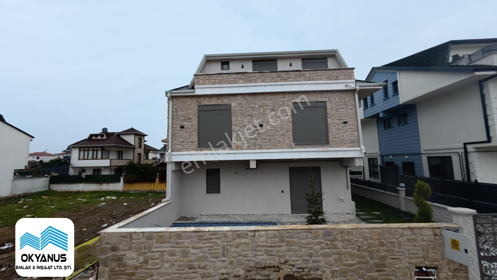 Sakarya Kocaali De Hem Yazlık Hem Kışlık, Havuzlu Deniz Yakını Villa