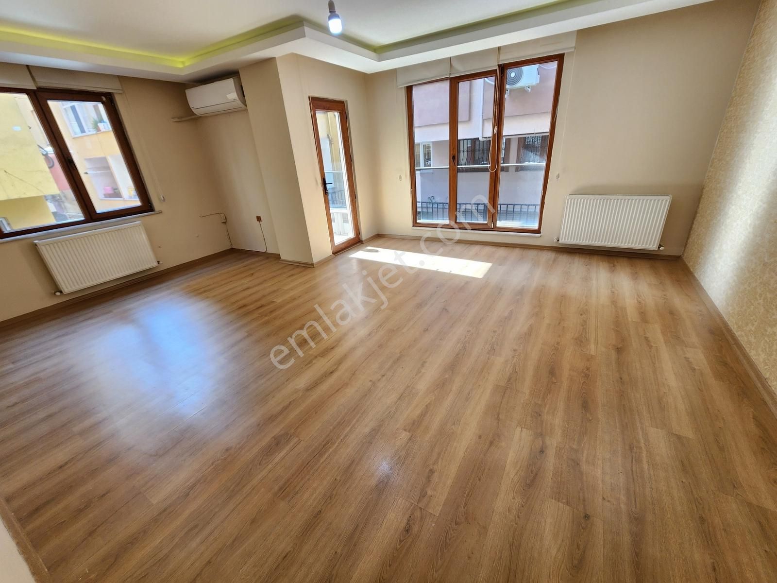 Anka'dan Üsküdar Cumhuriyet- Libadiye Caddesi 30m2 Salonlu 3+1 - Görsel 9