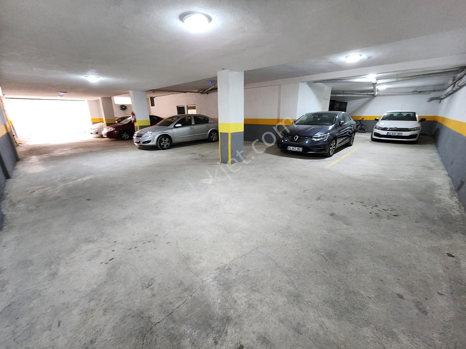 Anka'dan Üsküdar Cumhuriyet- Libadiye Caddesi 30m2 Salonlu 3+1 - Görsel 27