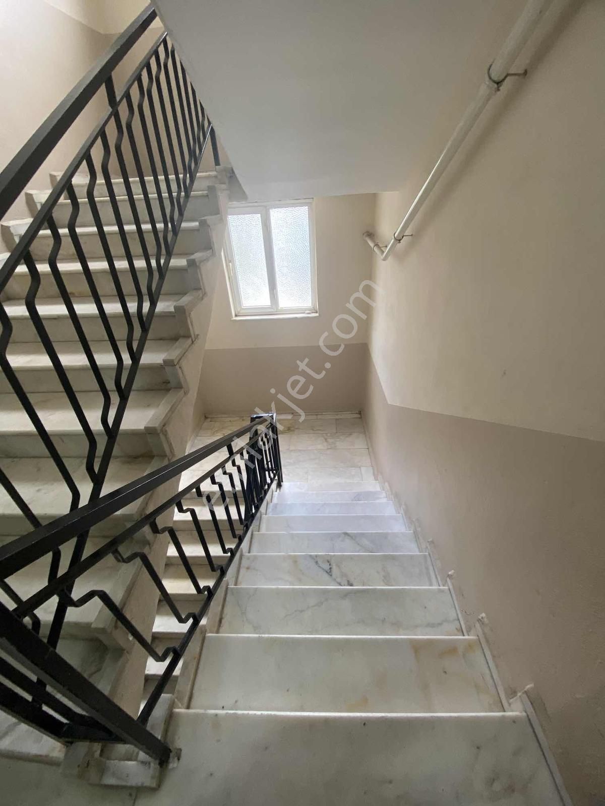 Adnan Menderes Mahallesinde Satılık 3+1 Daire - Görsel 11