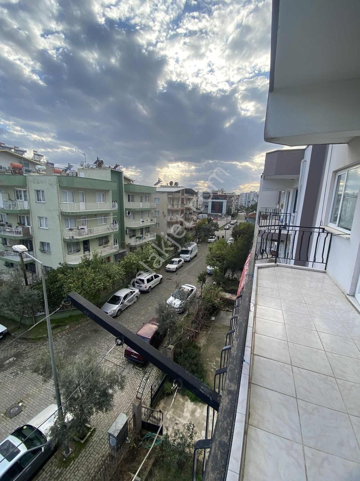 Adnan Menderes Mahallesinde Satılık 3+1 Daire - Görsel 3