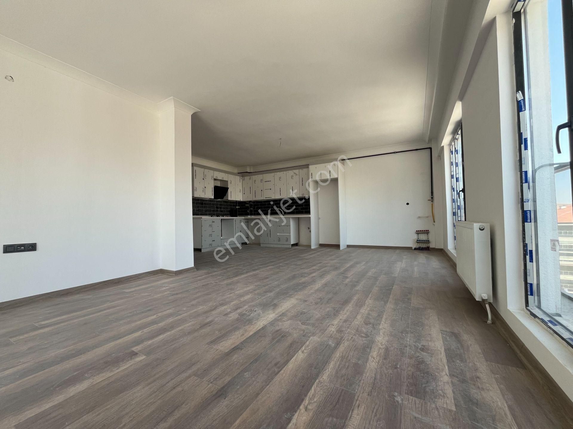 Pursaklar Mehmet Zengin Emlak'tan Fatih Mah. Sıfır Çift Banyolu 1.kat 2+1 Ful Yapılı Daire - Görsel 13