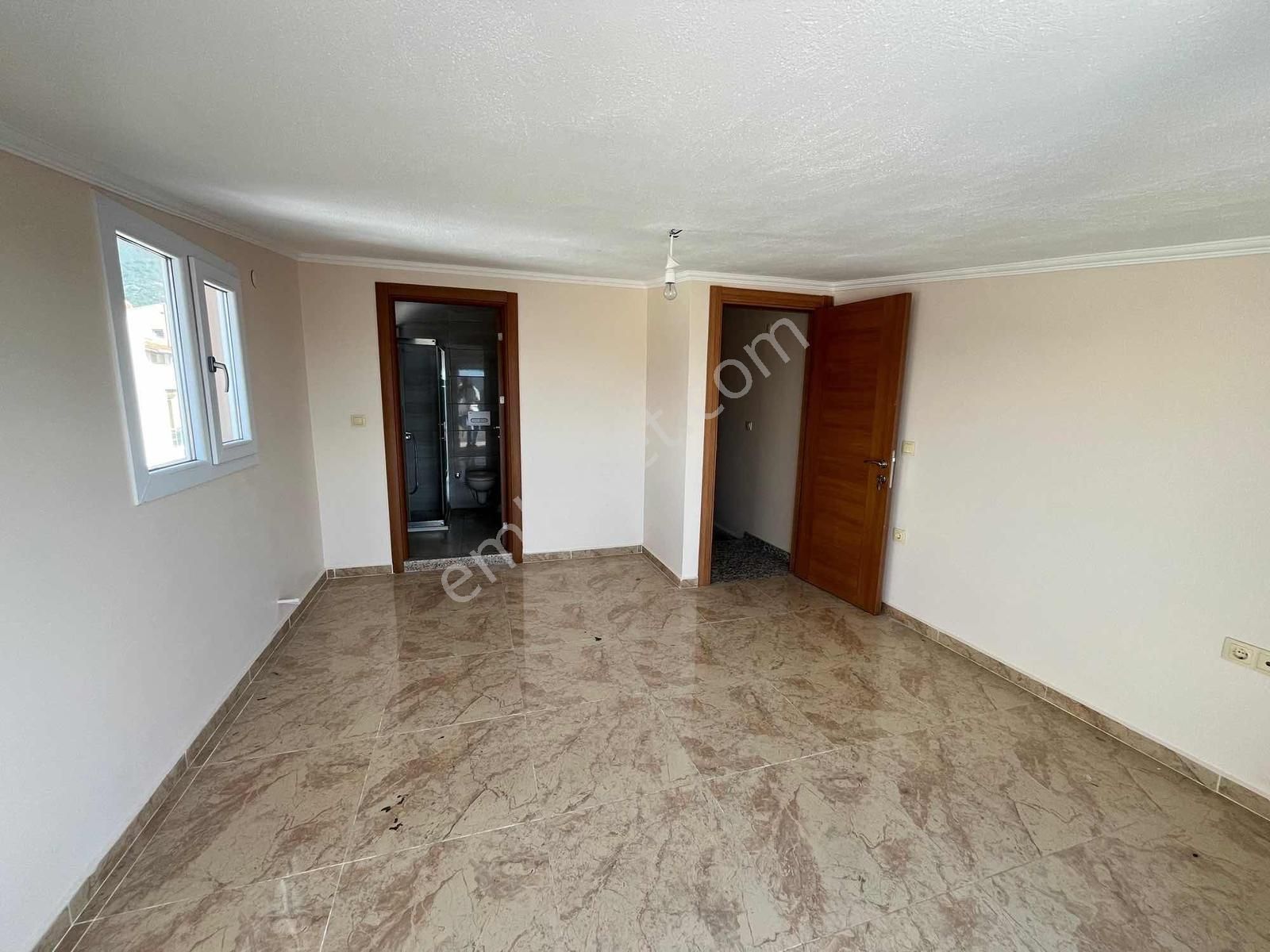 Realex'den Masrafsız 3+1 Otoparklı Villa - Görsel 22