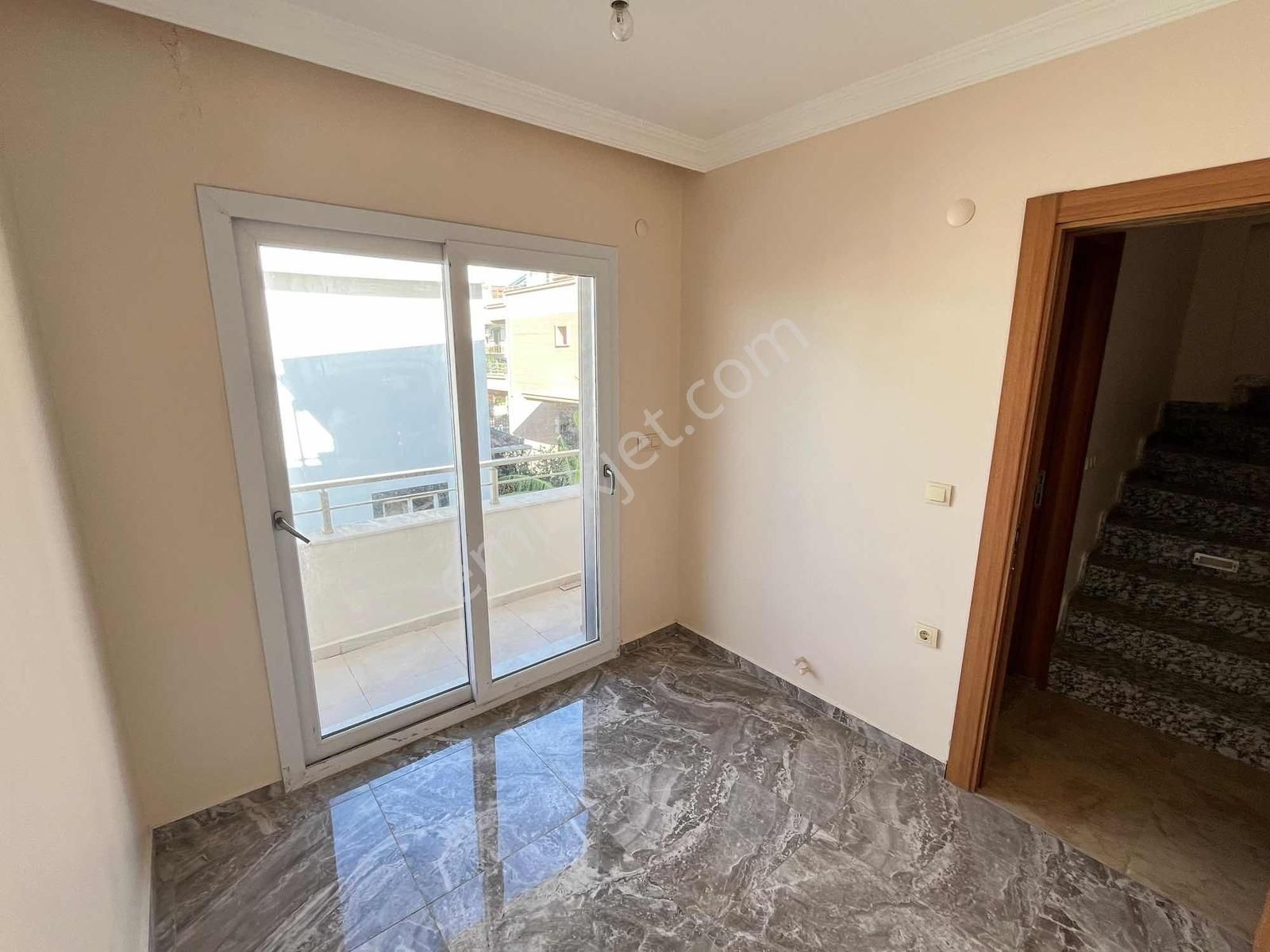 Realex'den Masrafsız 3+1 Otoparklı Villa - Görsel 14