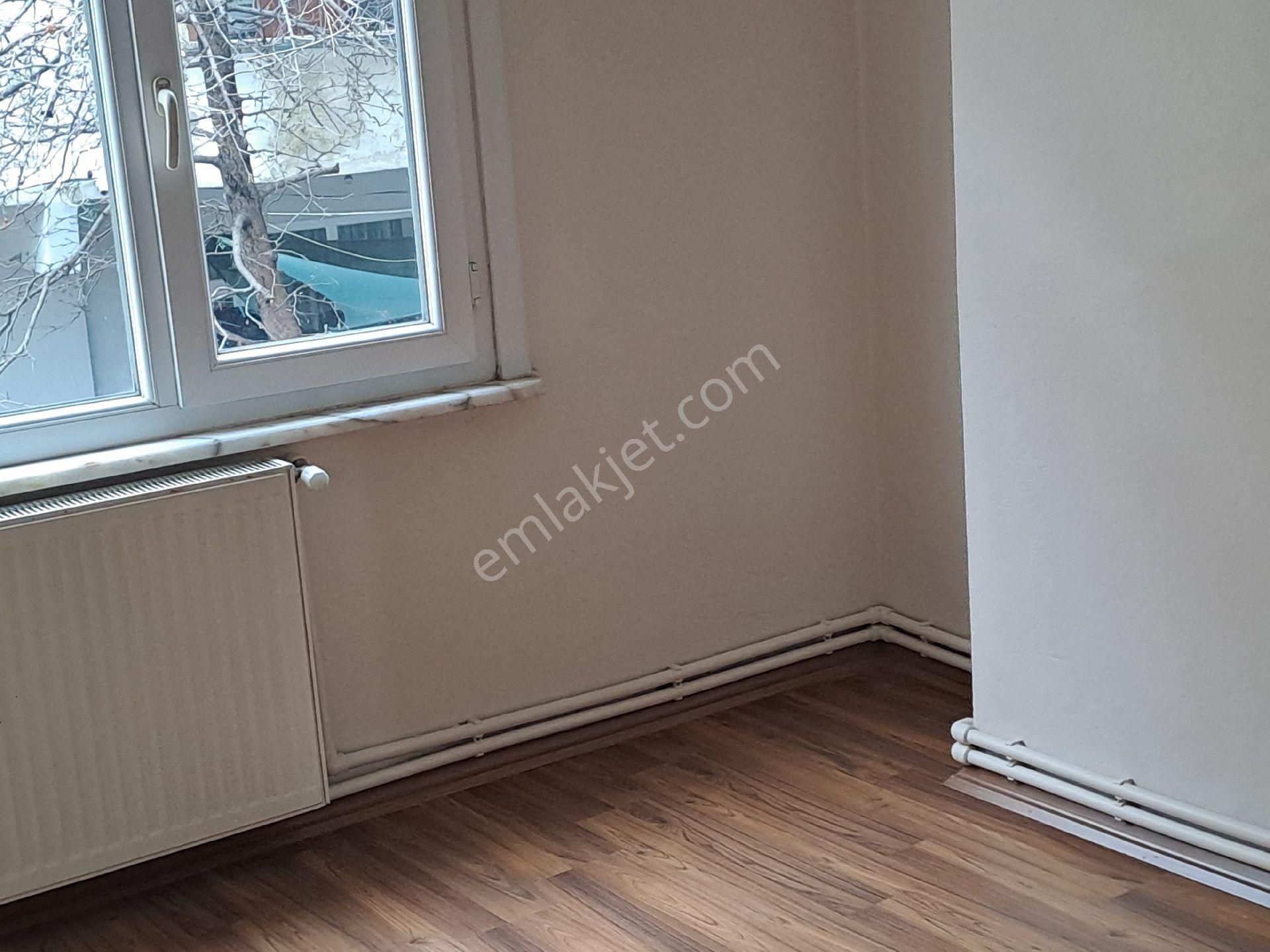 Sarıyer Çayırbaşı Mahallesinde Duraklara Yakın 2+1 - Görsel 3