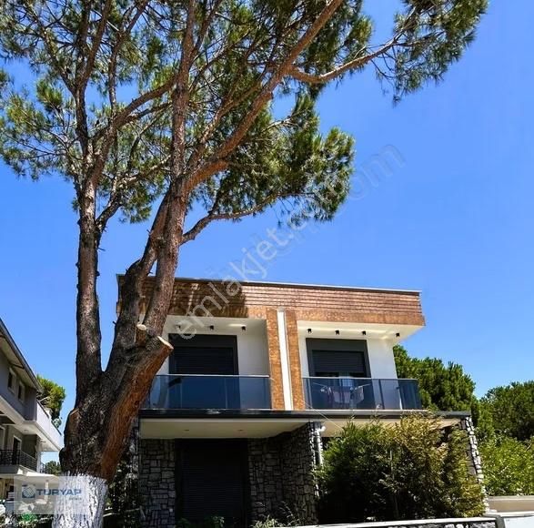 Yenişakran Sayfiye Mah.de Satılık 3+1 Triplex Villa