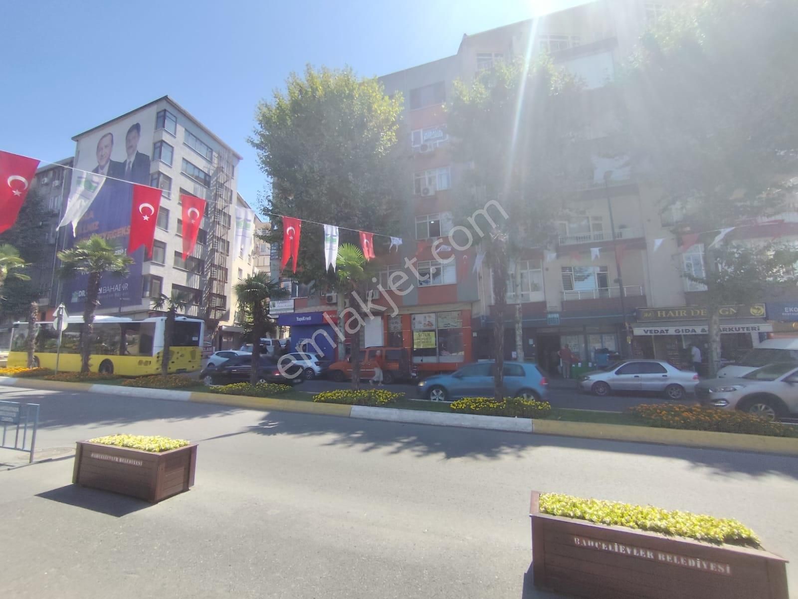 Azmir'den Belediye Karşısı Satılık 45 M2 Ofis For Sale - Görsel 20