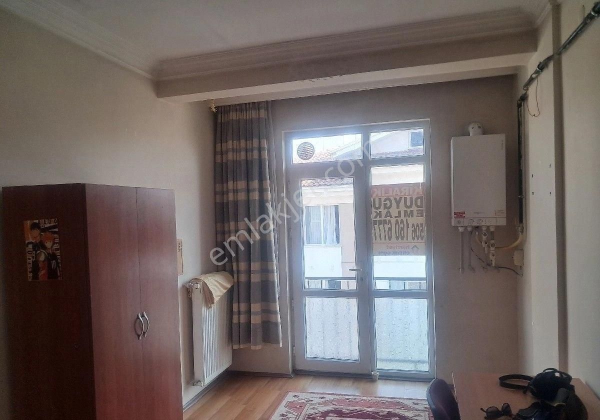 Duygu Emlaktan Kiralık A.ü.yakını Şehrin Merkezi Bahçelievler 'de Bakımlı/asansörlü Lüx 1+1 Daire - Görsel 13