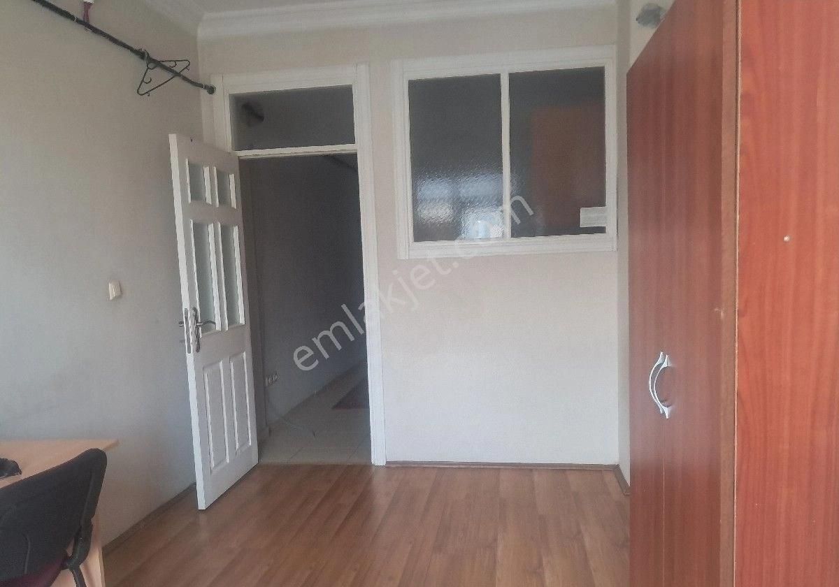 Duygu Emlaktan Kiralık A.ü.yakını Şehrin Merkezi Bahçelievler 'de Bakımlı/asansörlü Lüx 1+1 Daire - Görsel 12