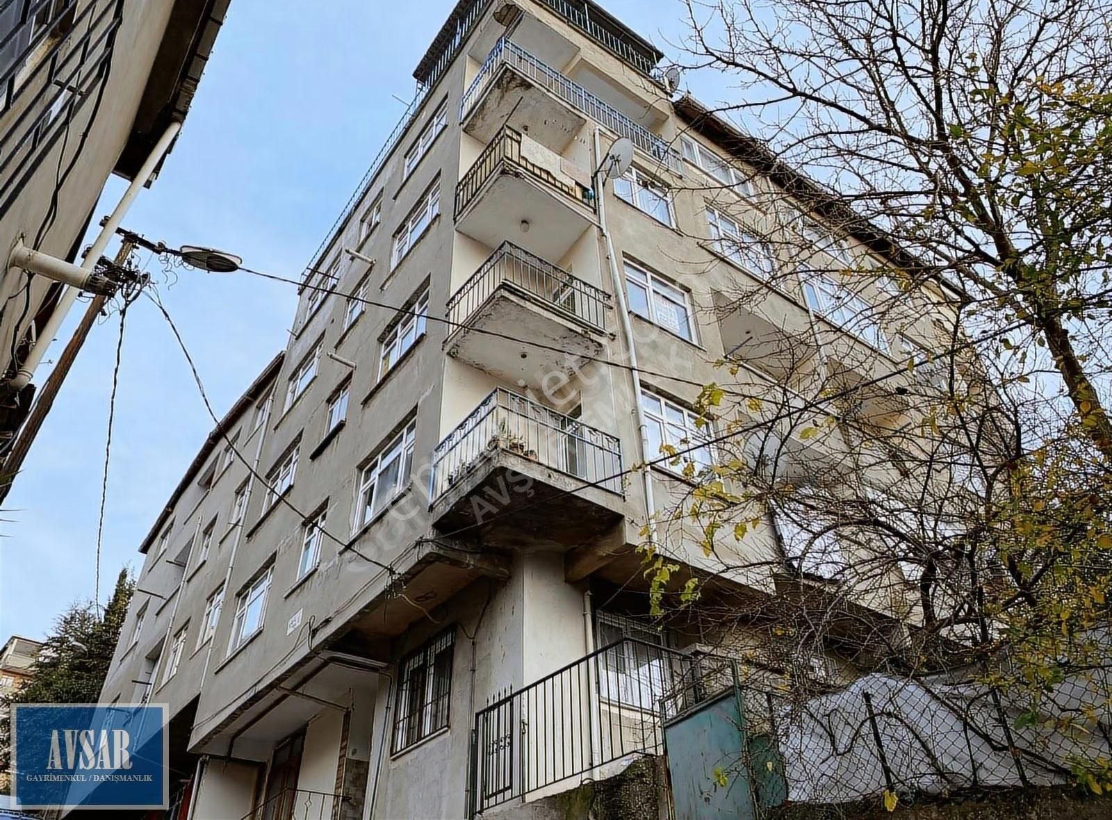 Küplüce Hattat Hasan Çelebi Caddesinde Kiralık 2+1 Geniş Daire