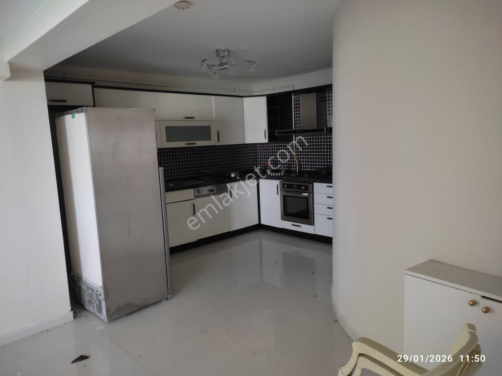 Turyap"deniz Çelik"ten Bahçeli Ortak Havuzlu Müstakil 7+2 Villa - Görsel 31