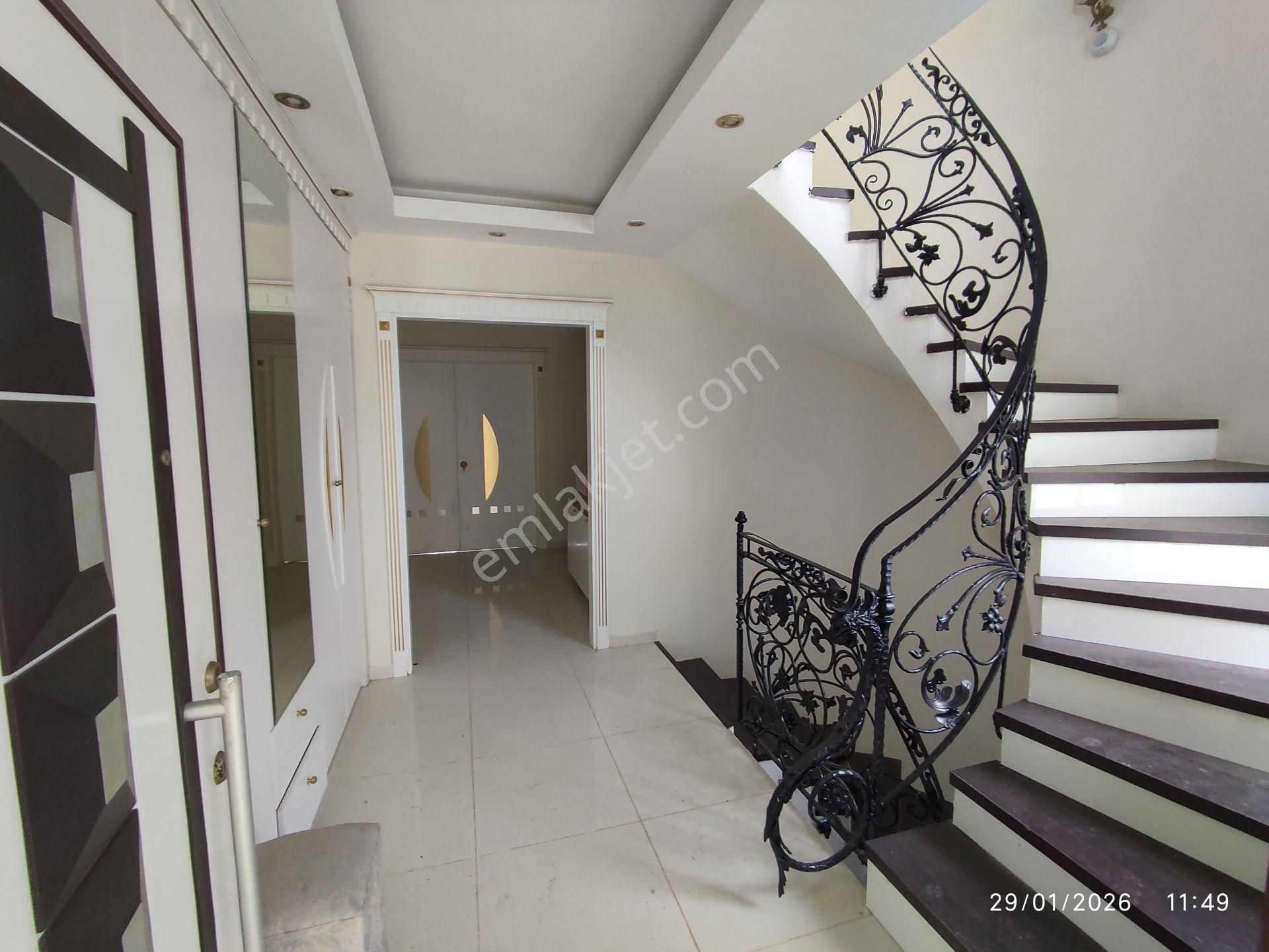 Turyap"deniz Çelik"ten Bahçeli Ortak Havuzlu Müstakil 7+2 Villa - Görsel 18