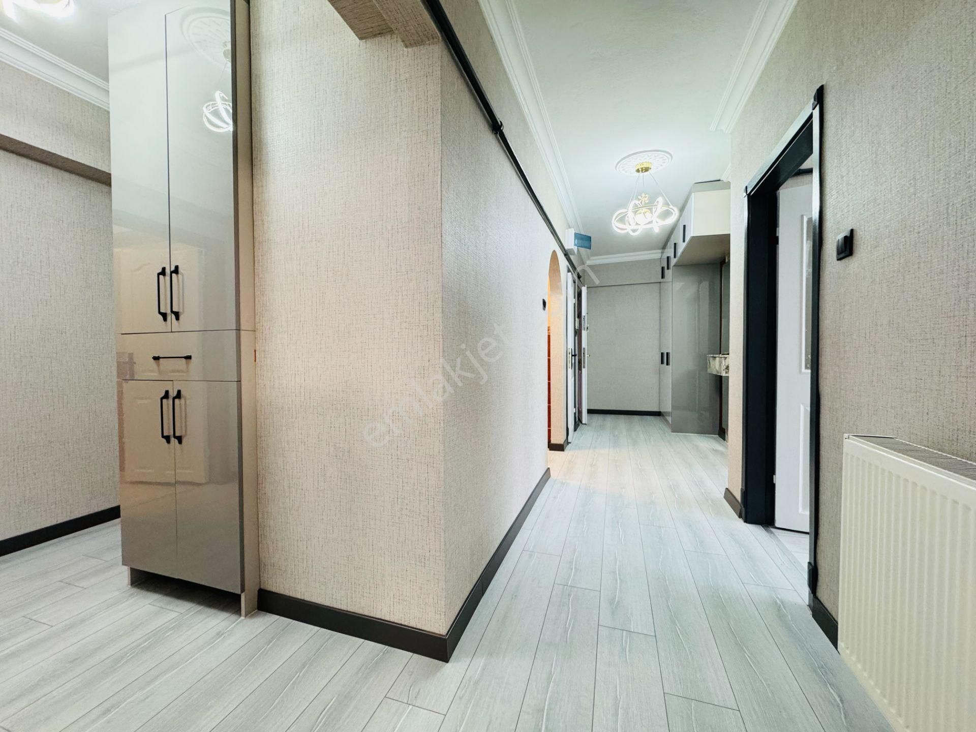 Nam-ak Emlak'tan 130m² Full Yapılı Kilerli Ön Cephe 3+1 Daire - Görsel 31