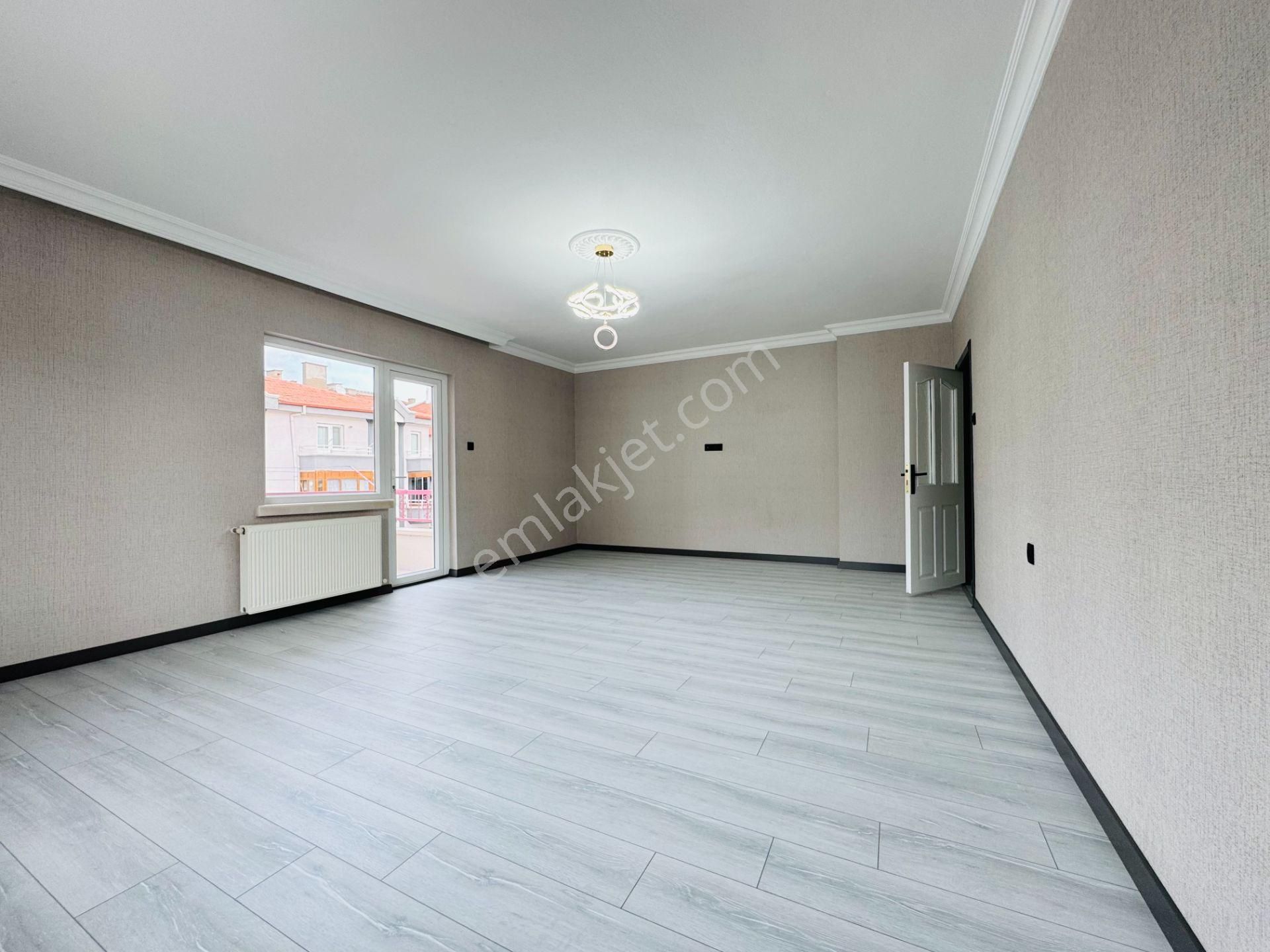 Nam-ak Emlak'tan 130m² Full Yapılı Kilerli Ön Cephe 3+1 Daire - Görsel 12