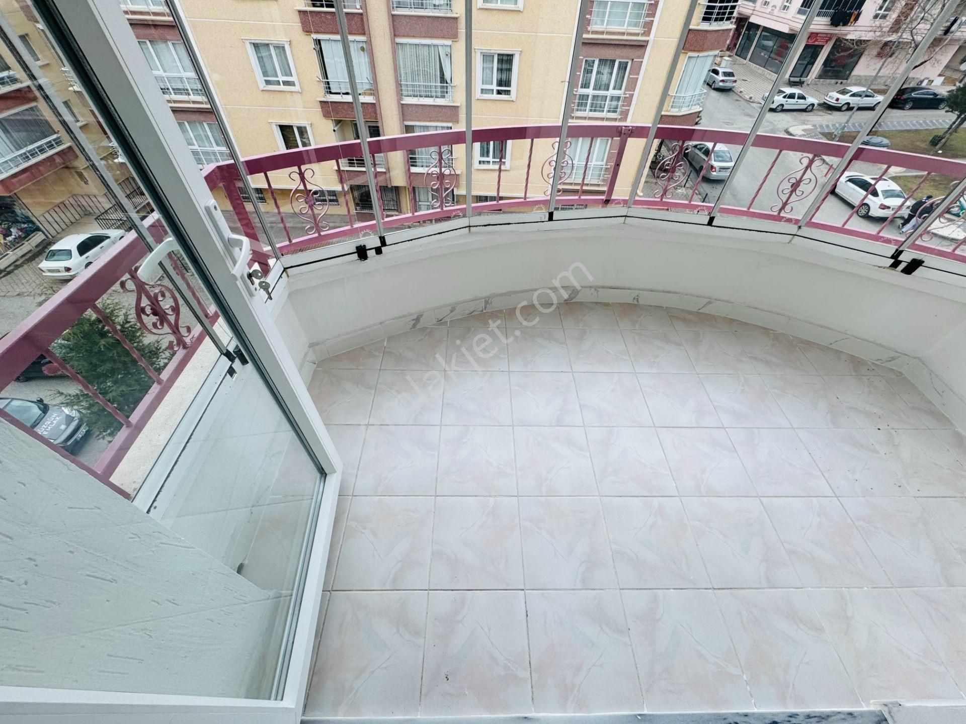 Nam-ak Emlak'tan 130m² Full Yapılı Kilerli Ön Cephe 3+1 Daire - Görsel 7