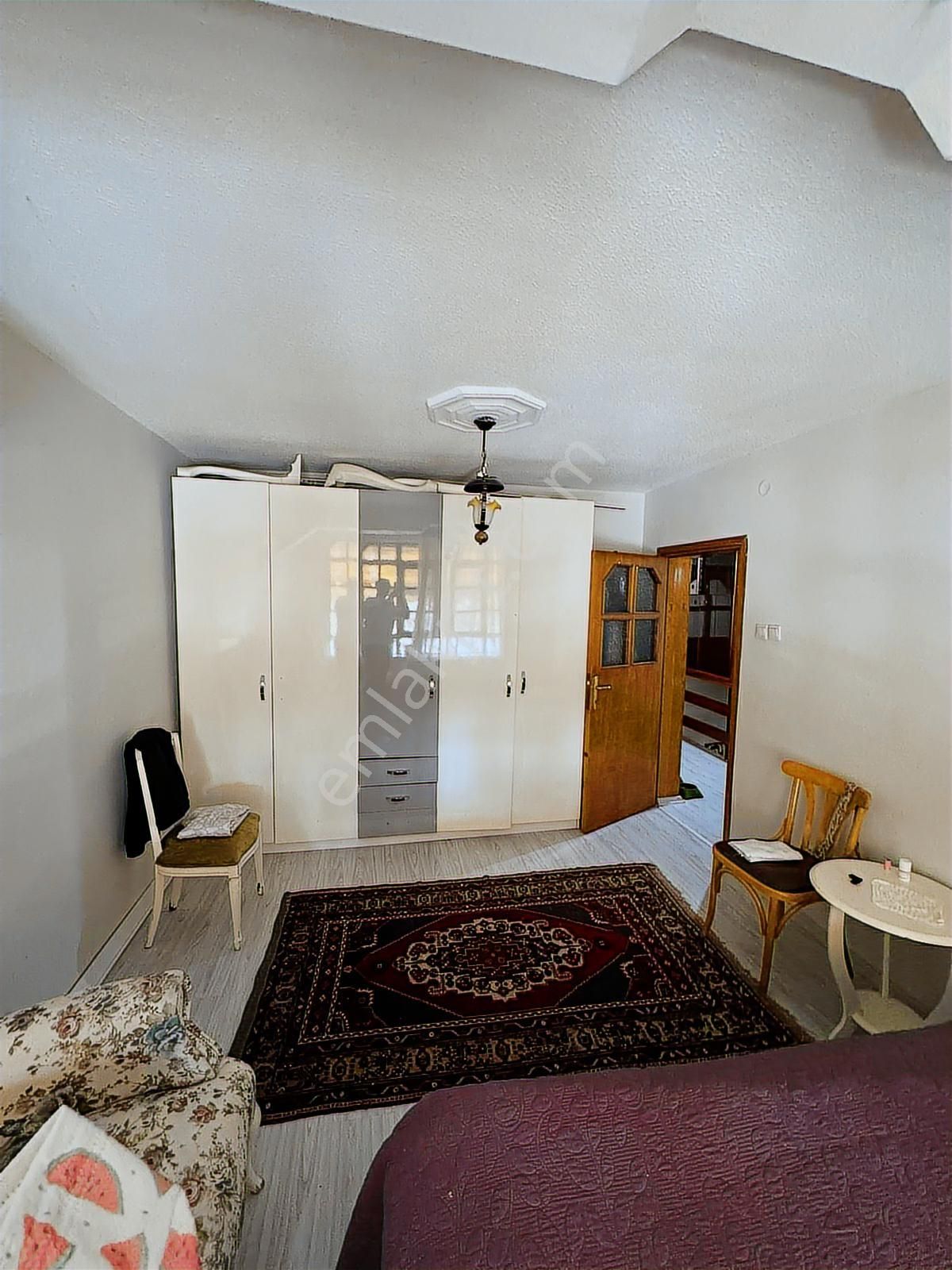 Polat Live Emlaktan Merkezi Konumda 2 Katlı 3+1 Müstakil - Görsel 13