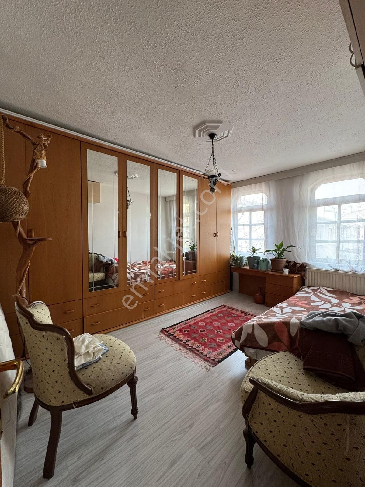 Polat Live Emlaktan Merkezi Konumda 2 Katlı 3+1 Müstakil - Görsel 9