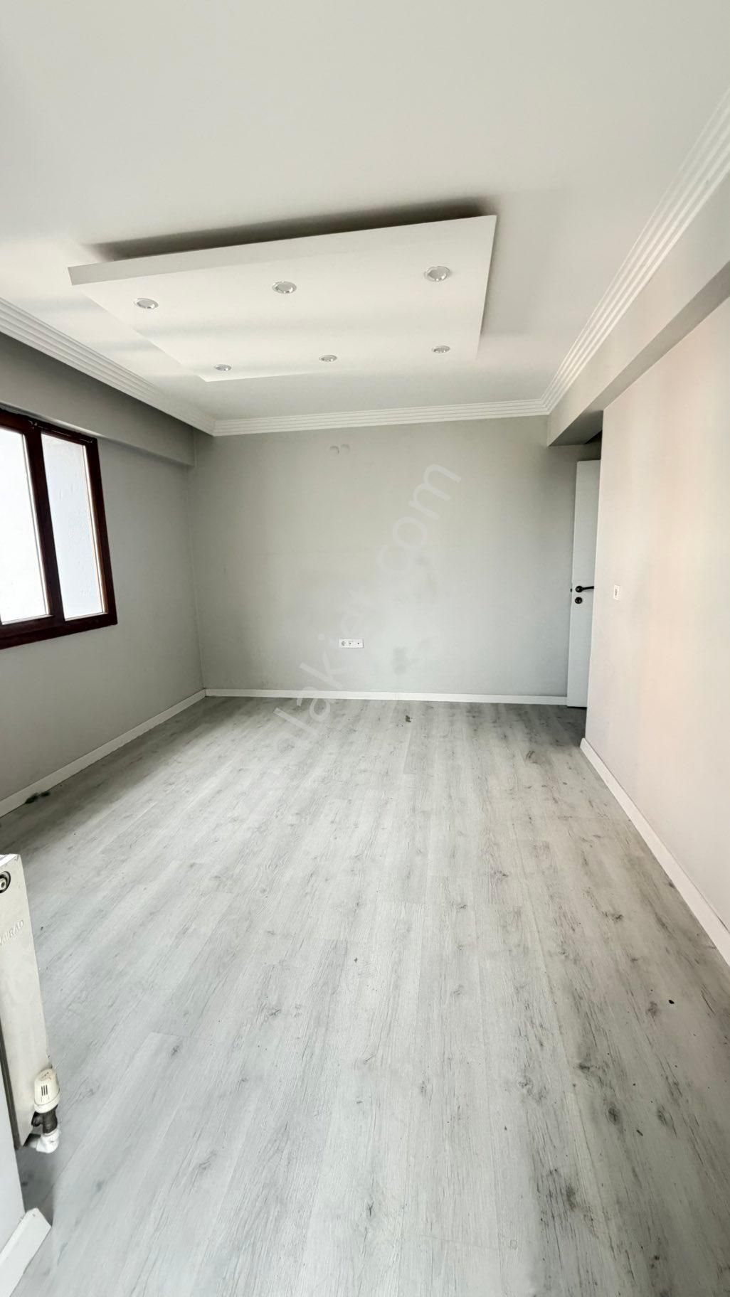 Beyaz Gayrimenkulden Site İçinde 3+1 Daire - Görsel 13