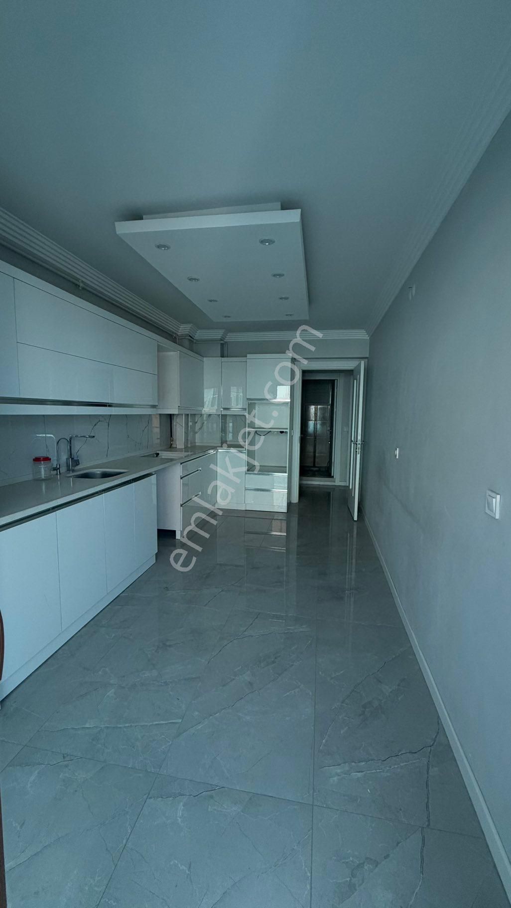 Beyaz Gayrimenkulden Site İçinde 3+1 Daire - Görsel 32
