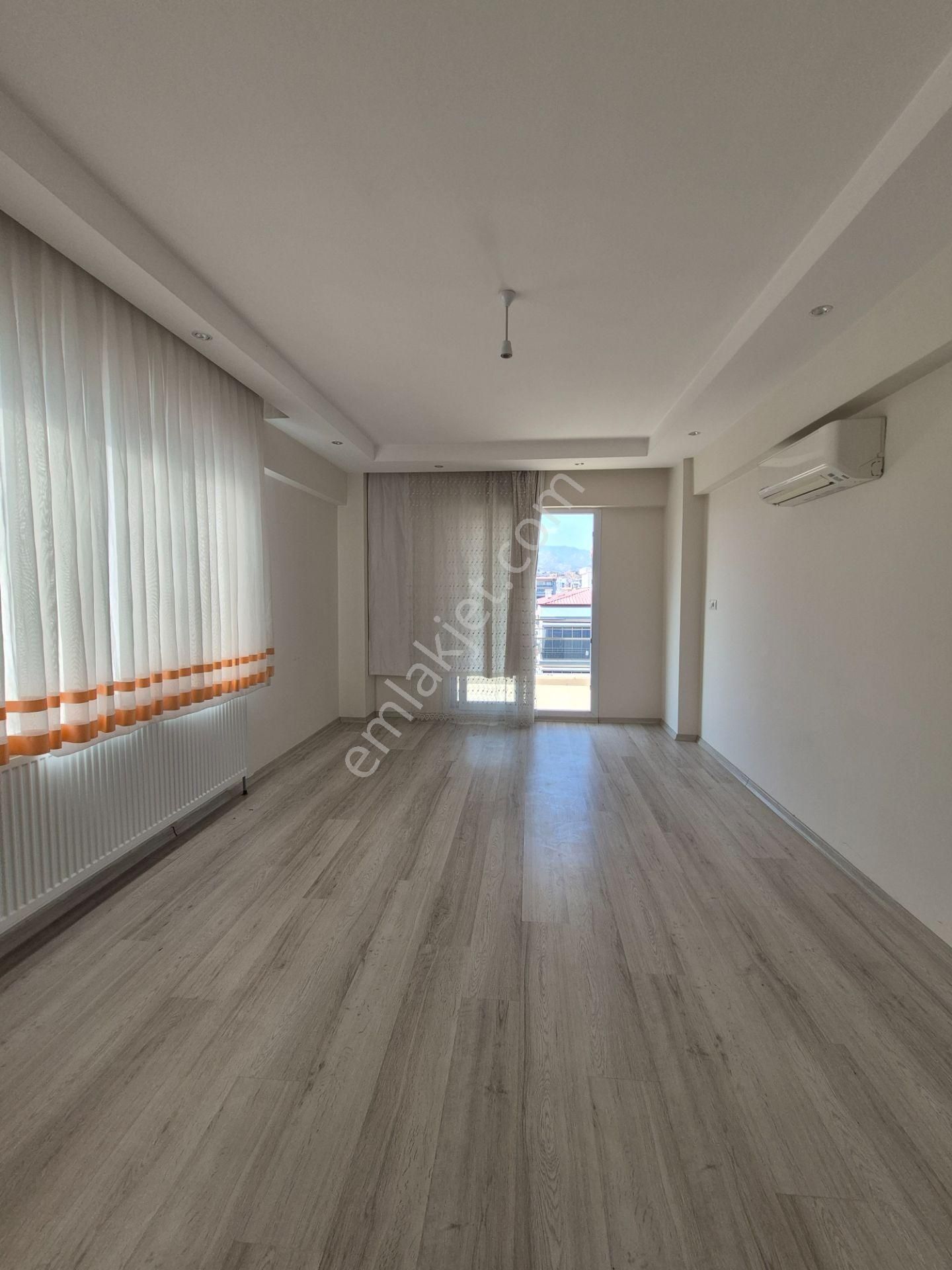 Yeşil Mah.'de Site İçerisinde 3+1 Kiralık Daire - Görsel 9