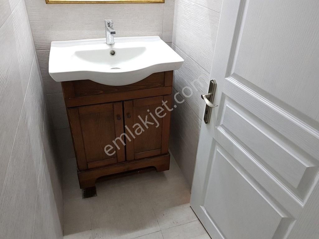 Çıldır Mahallesinnde 3+1 Kapalı Mutfak Düz Daire - Görsel 8