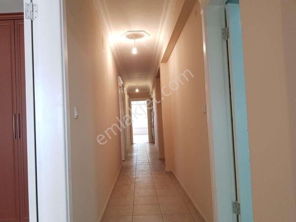 Çıldır Mahallesinnde 3+1 Kapalı Mutfak Düz Daire - Görsel 10