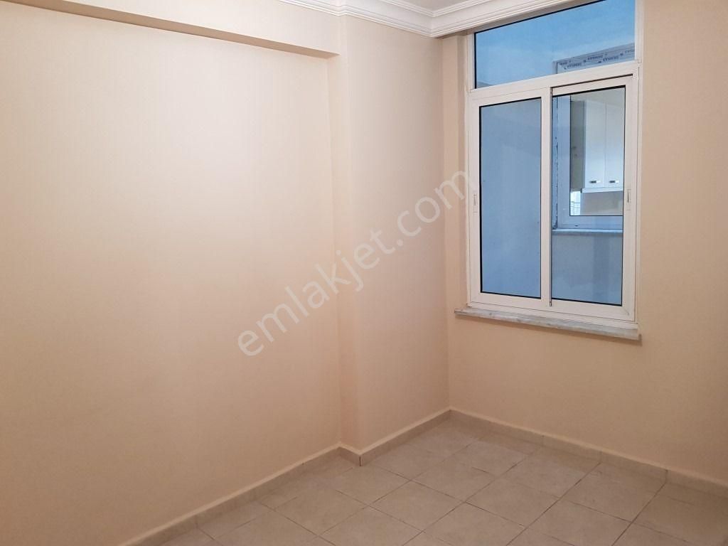 Çıldır Mahallesinnde 3+1 Kapalı Mutfak Düz Daire - Görsel 9