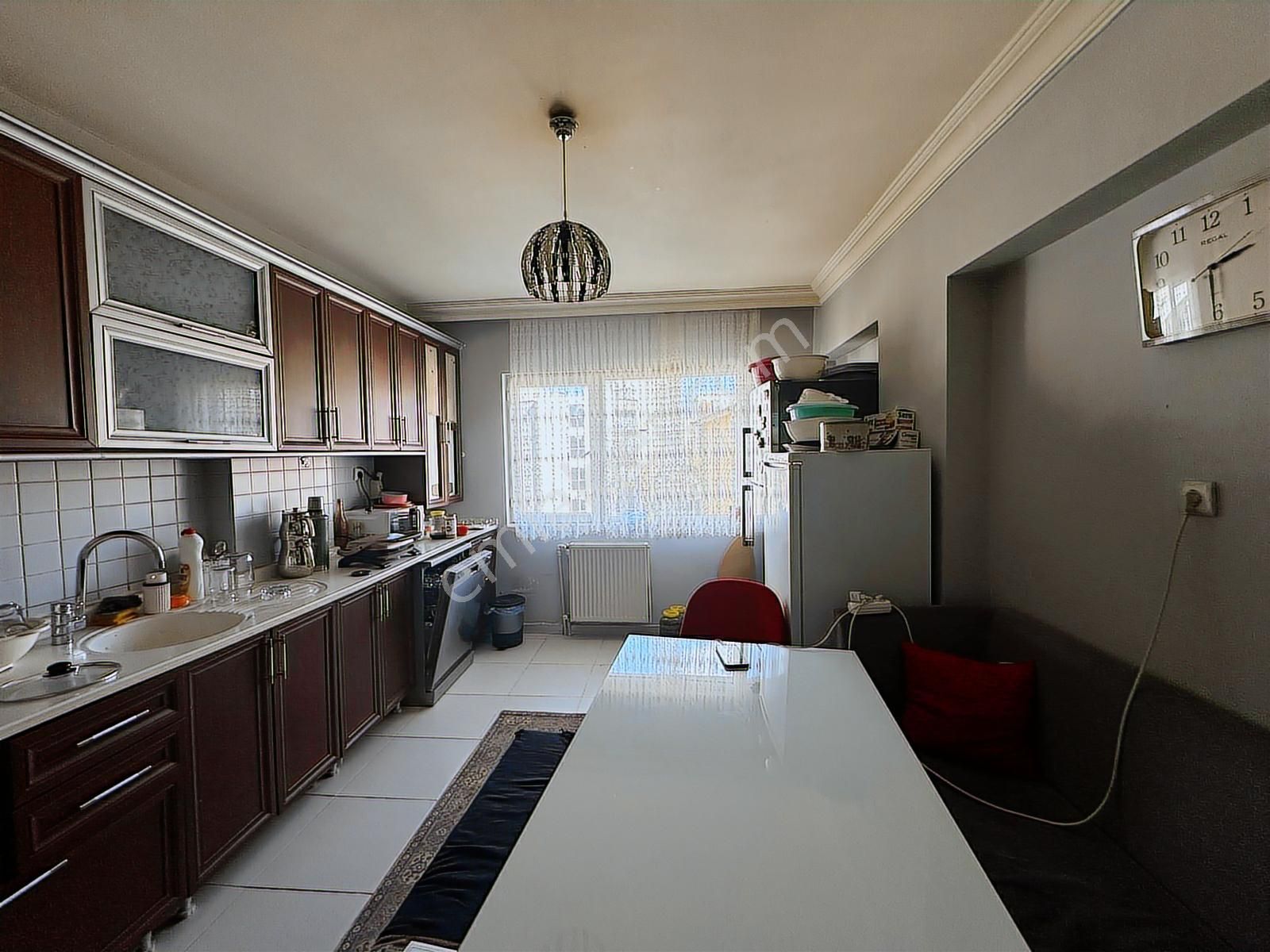 Polat Lıve Emlaktan Kiralık Teraslı Katta Dubleks 4+1 Daire - Görsel 8