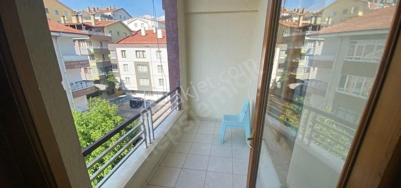 Polat Live'dan Dutluk Metro Yakını Teraslı Manzaralı Satılık - Görsel 33