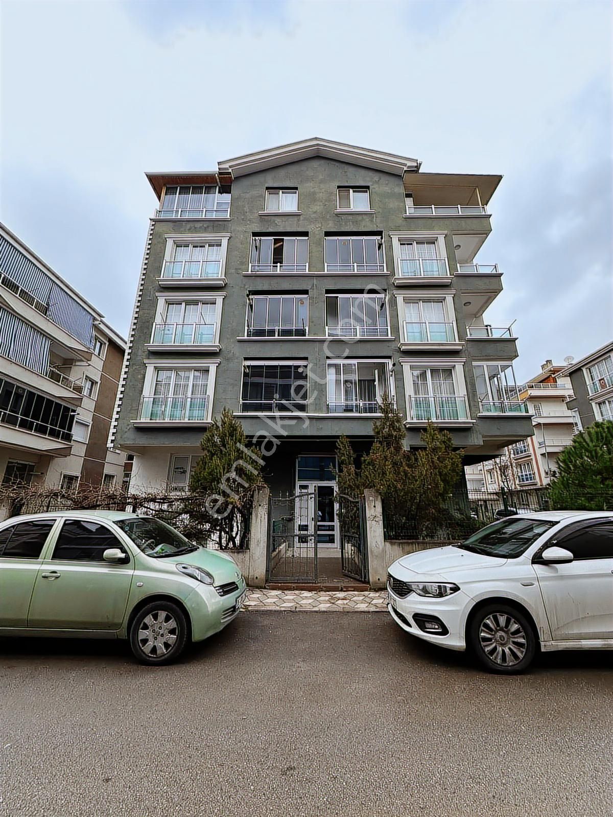 Polat Live Emlaktan Ayaş Yolu Üzeri Teraslı 3+1 Net 160 M²