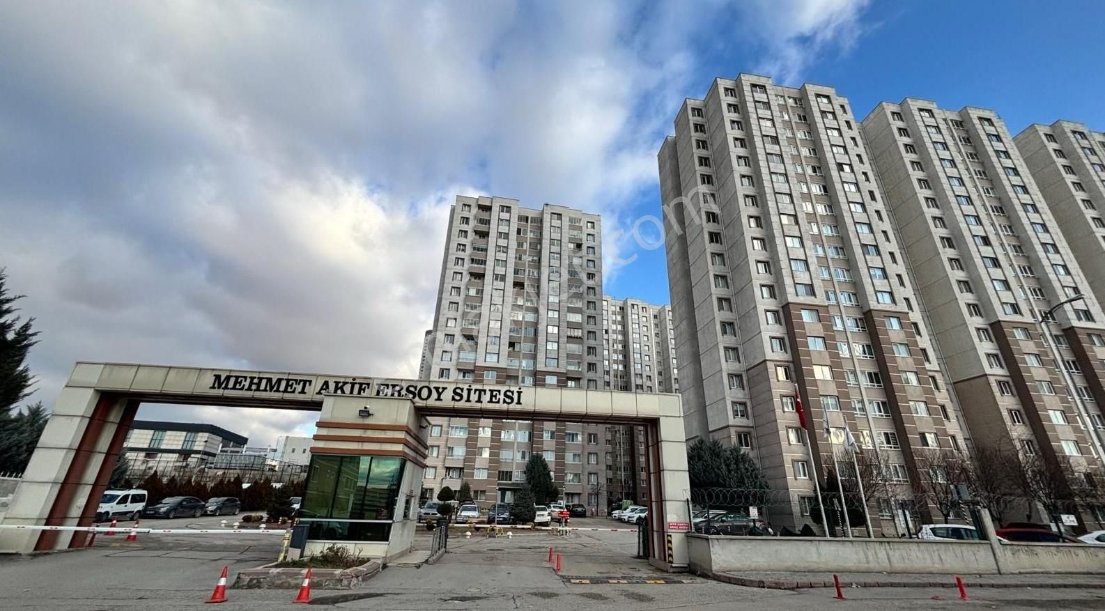 Polat Livedan Mehmet Akif Ersoy Konutlarında 2+1 Ara Kat Kiralık