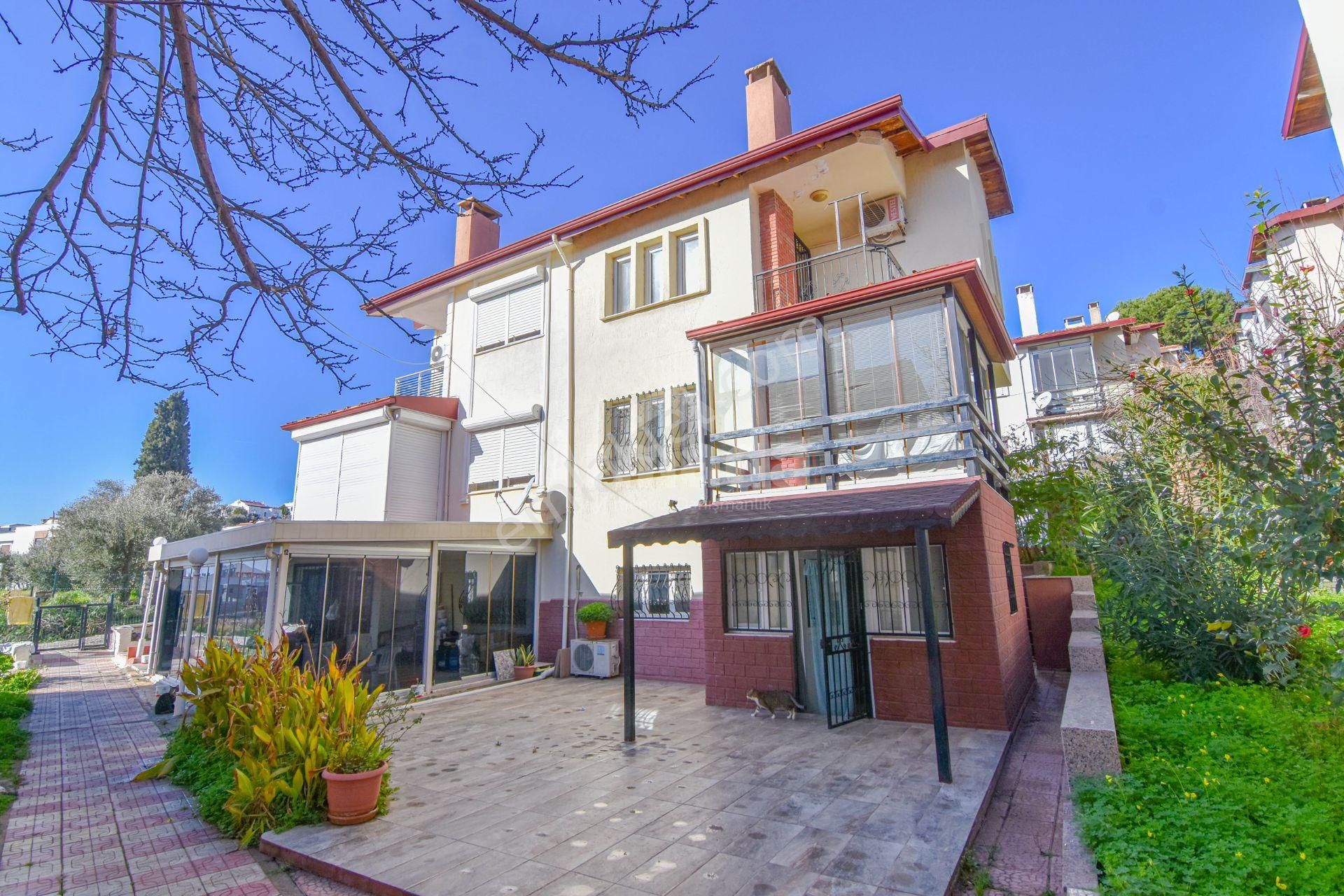 Kuşadası Kadınlar Denizi Mahallesi'nde 4+2 Dubleks - Görsel 29