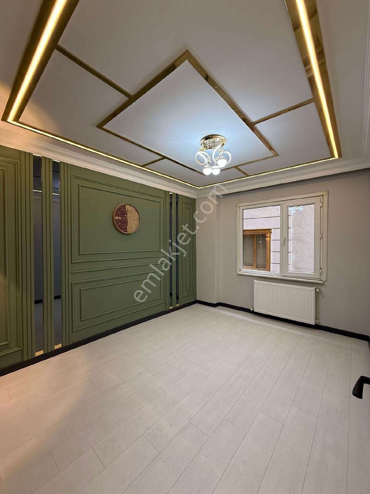 Metrobüse Komşu Full Dekorlu 2+1 Giriş