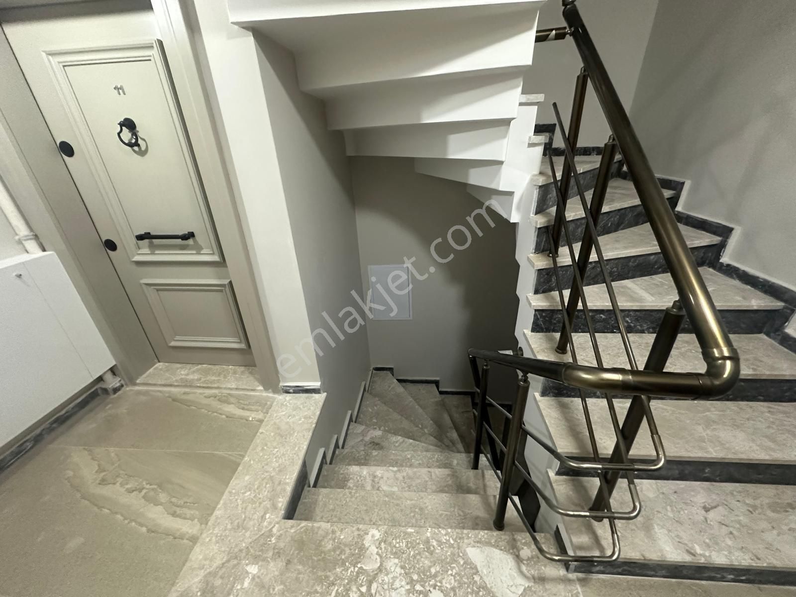 Ümraniye Yeni Bina 2+1 Satılık Daire 1.sınıf İşçilik 93m2 Brüt - Görsel 21