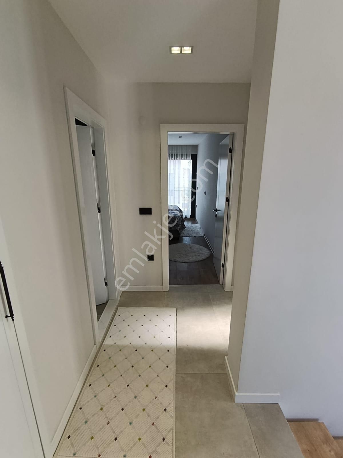 Havuzlu Sitede Sürekli Eşyalı Kiralık Müstakil Villa Sahile 1300m - Görsel 24