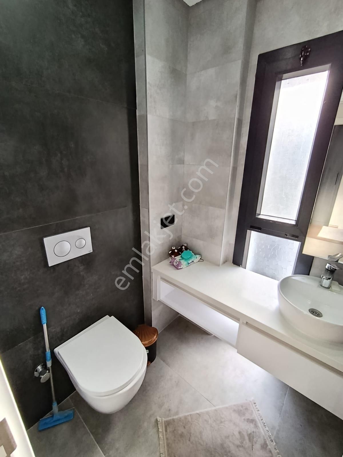 Havuzlu Sitede Sürekli Eşyalı Kiralık Müstakil Villa Sahile 1300m - Görsel 31