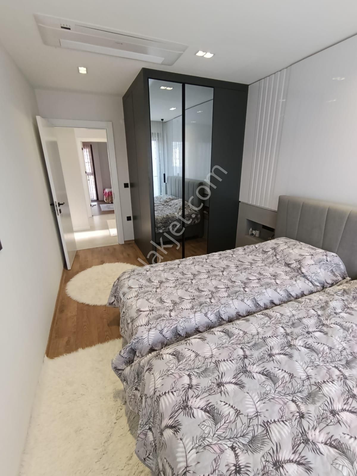 Havuzlu Sitede Sürekli Eşyalı Kiralık Müstakil Villa Sahile 1300m - Görsel 27