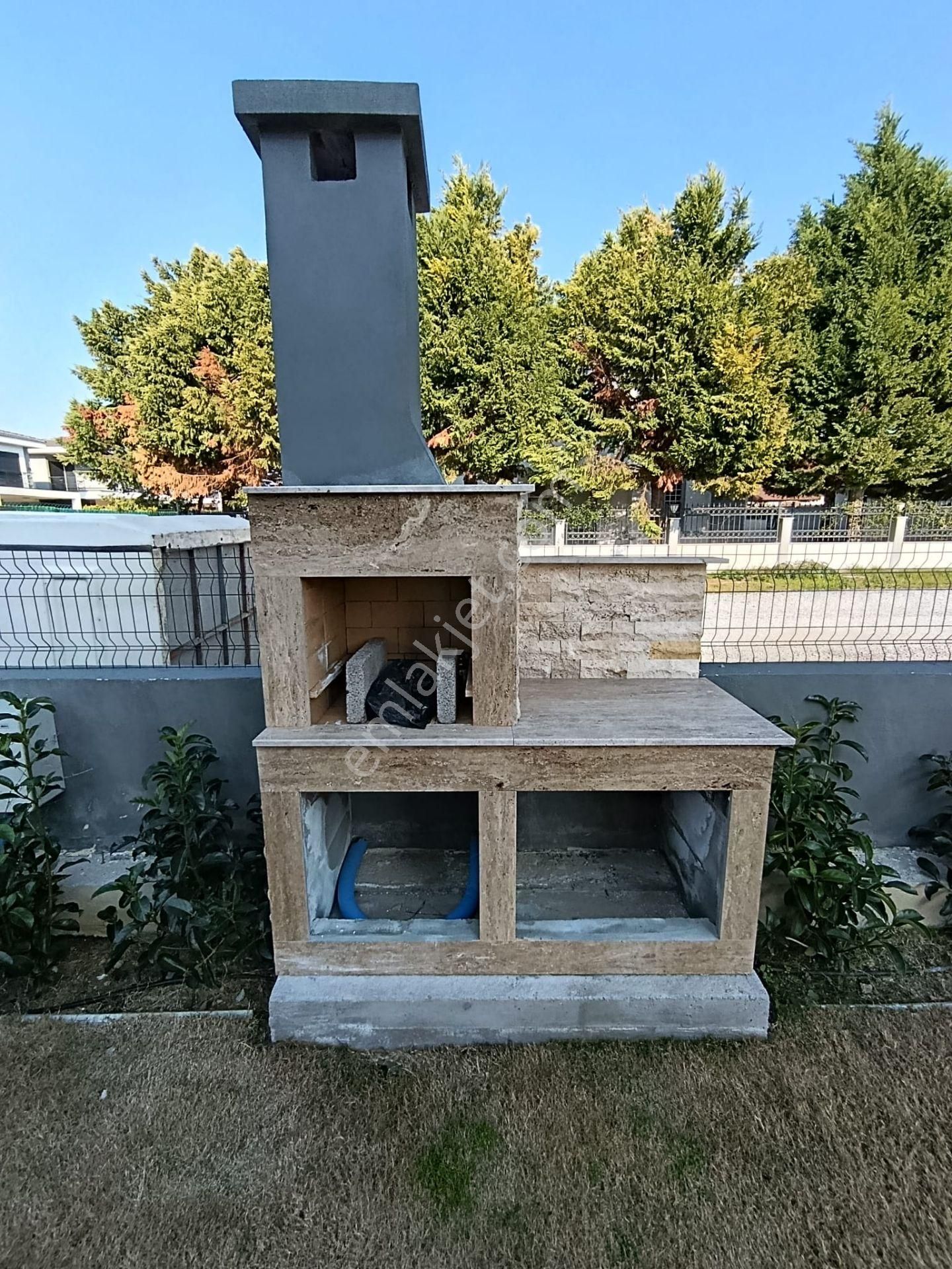 Havuzlu Sitede Sürekli Eşyalı Kiralık Müstakil Villa Sahile 1300m - Görsel 6