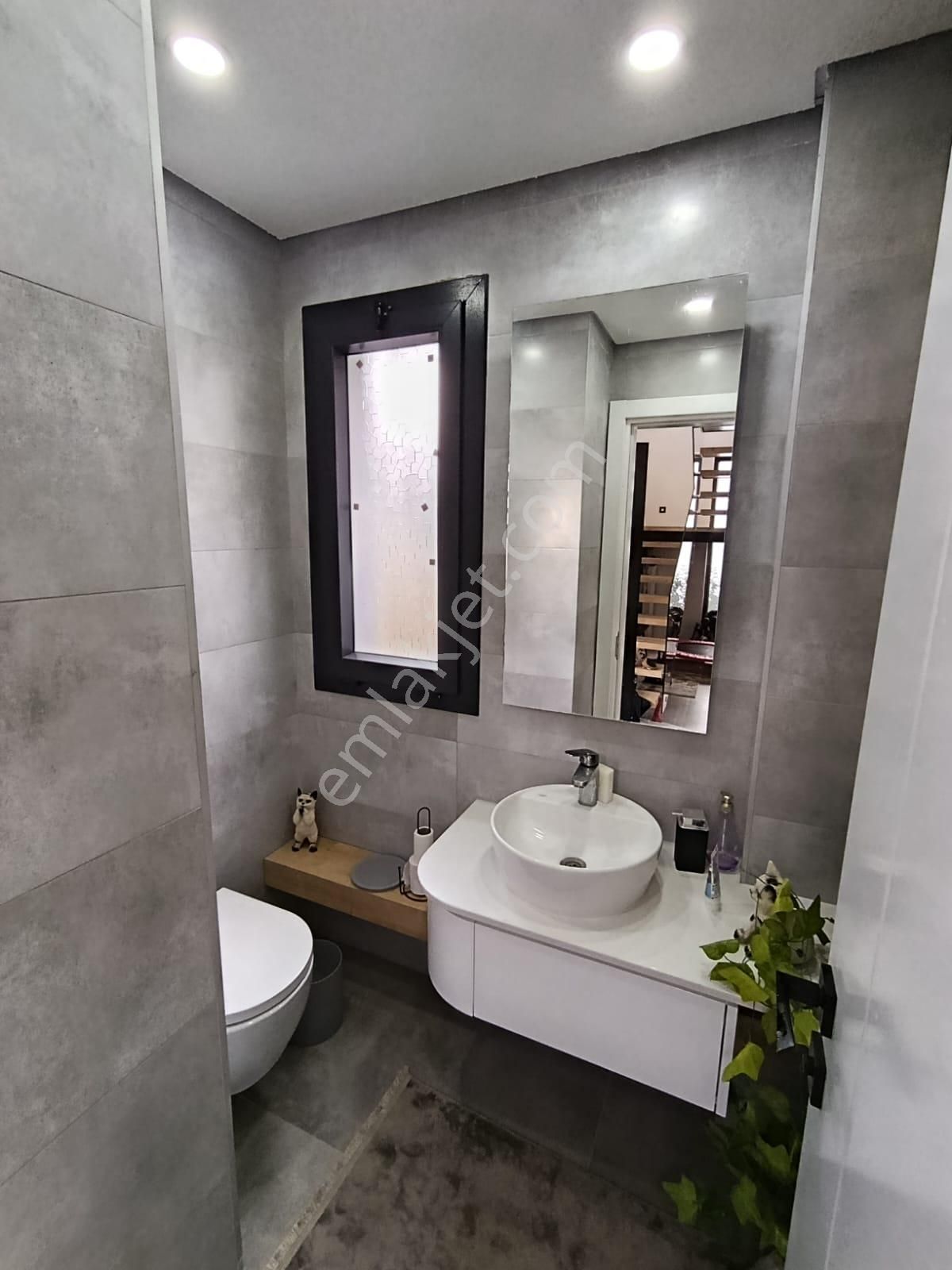 Havuzlu Sitede Sürekli Eşyalı Kiralık Müstakil Villa Sahile 1300m - Görsel 15