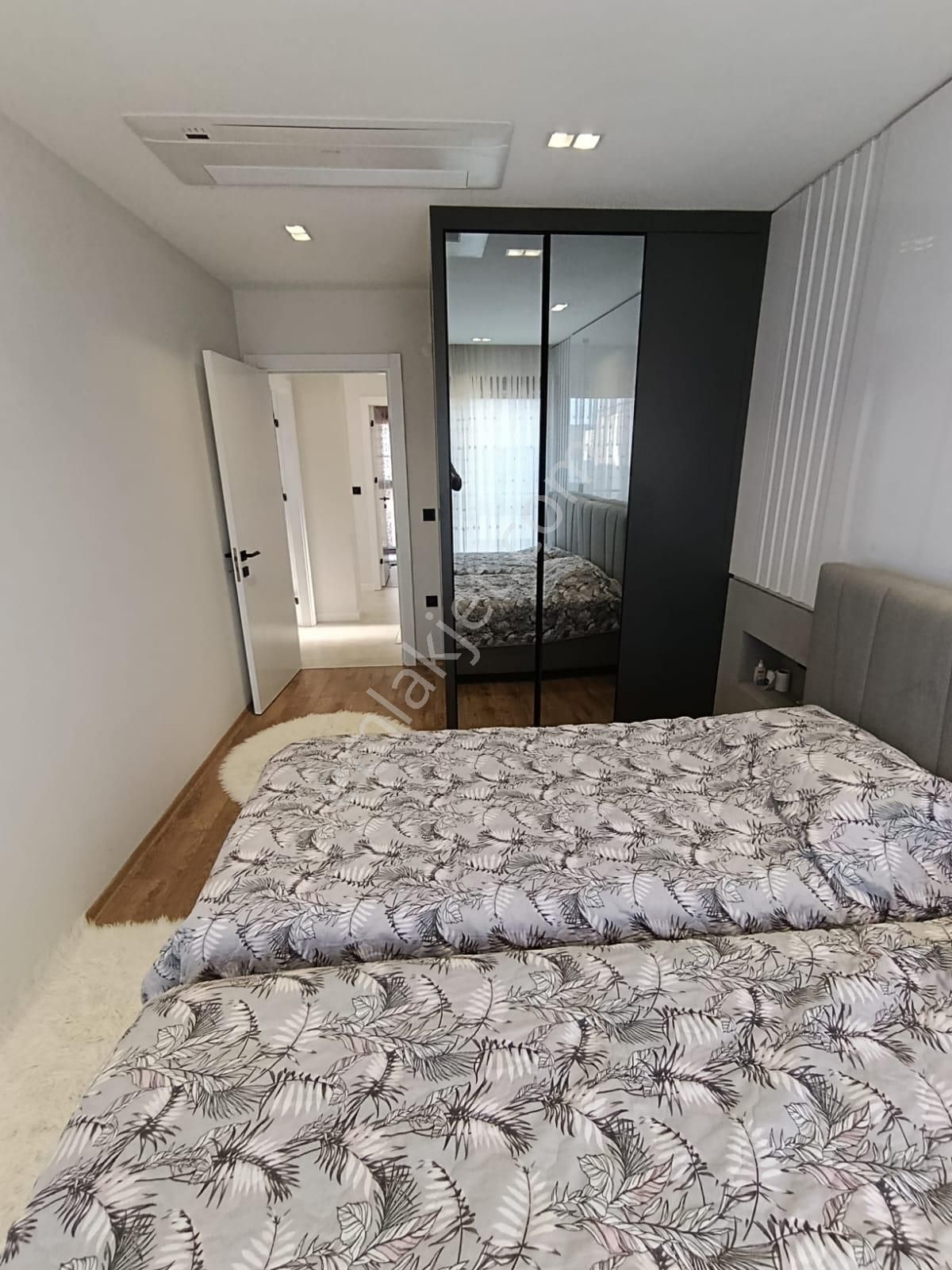 Havuzlu Sitede Sürekli Eşyalı Kiralık Müstakil Villa Sahile 1300m - Görsel 28