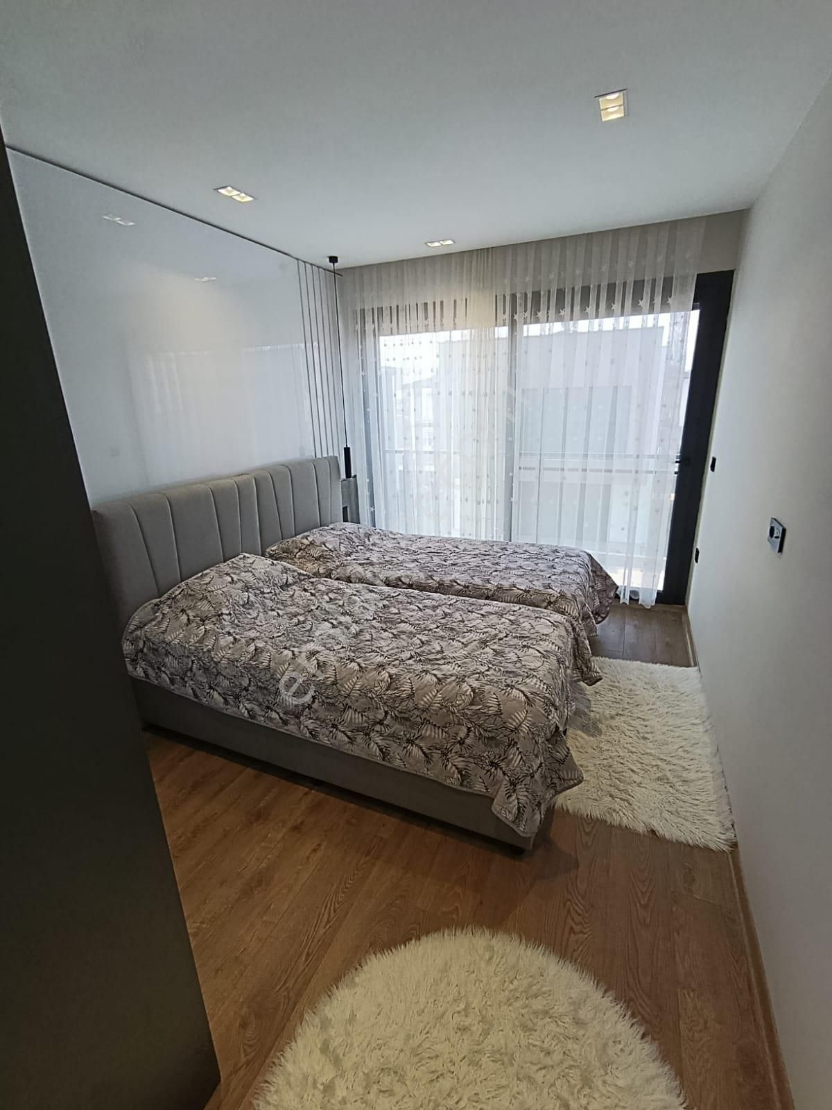 Havuzlu Sitede Sürekli Eşyalı Kiralık Müstakil Villa Sahile 1300m - Görsel 25